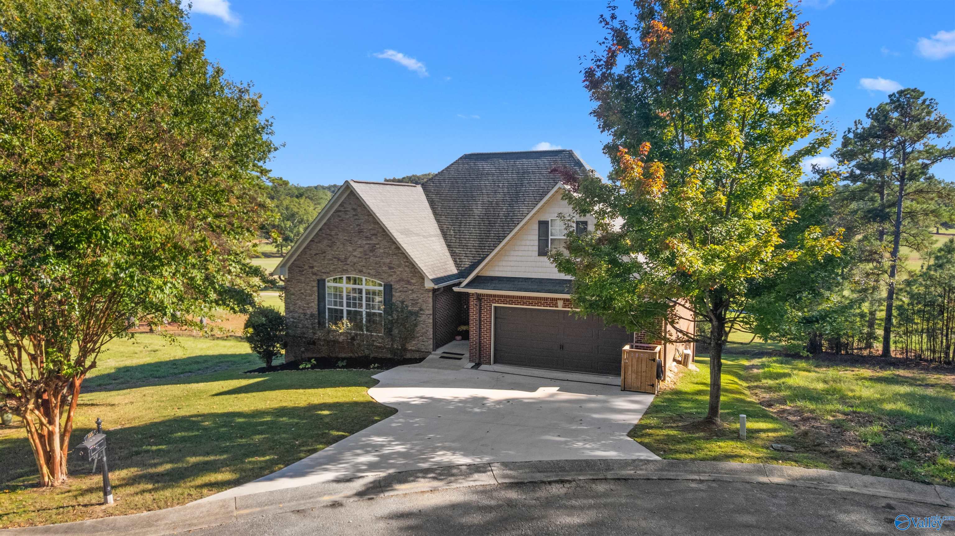 125 Briarwood Lane, Glencoe
