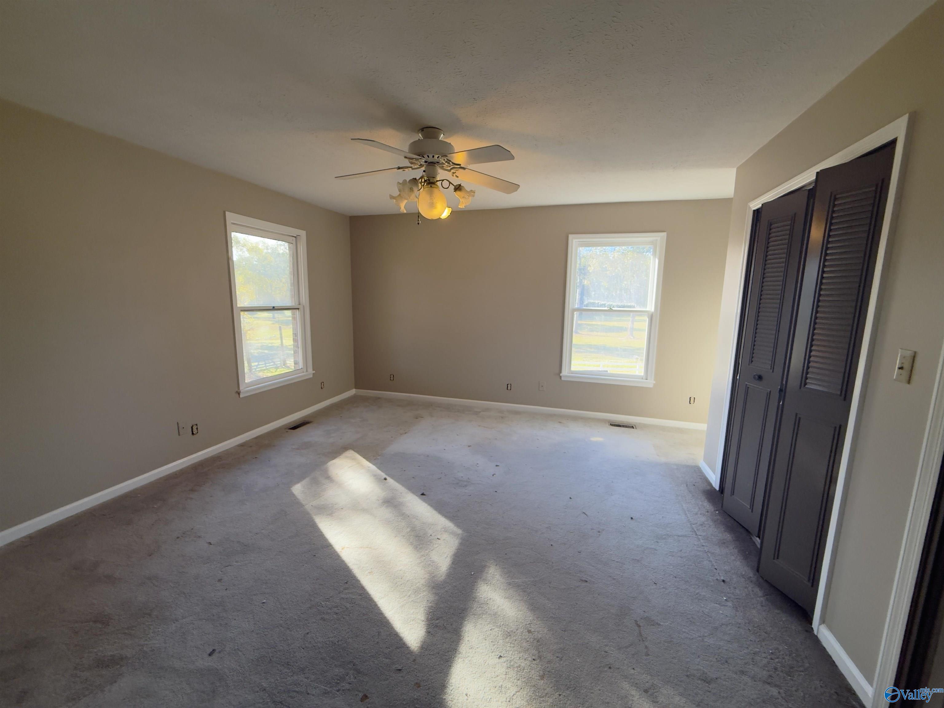 1676 Pleasant Valley Road, Rainbow City