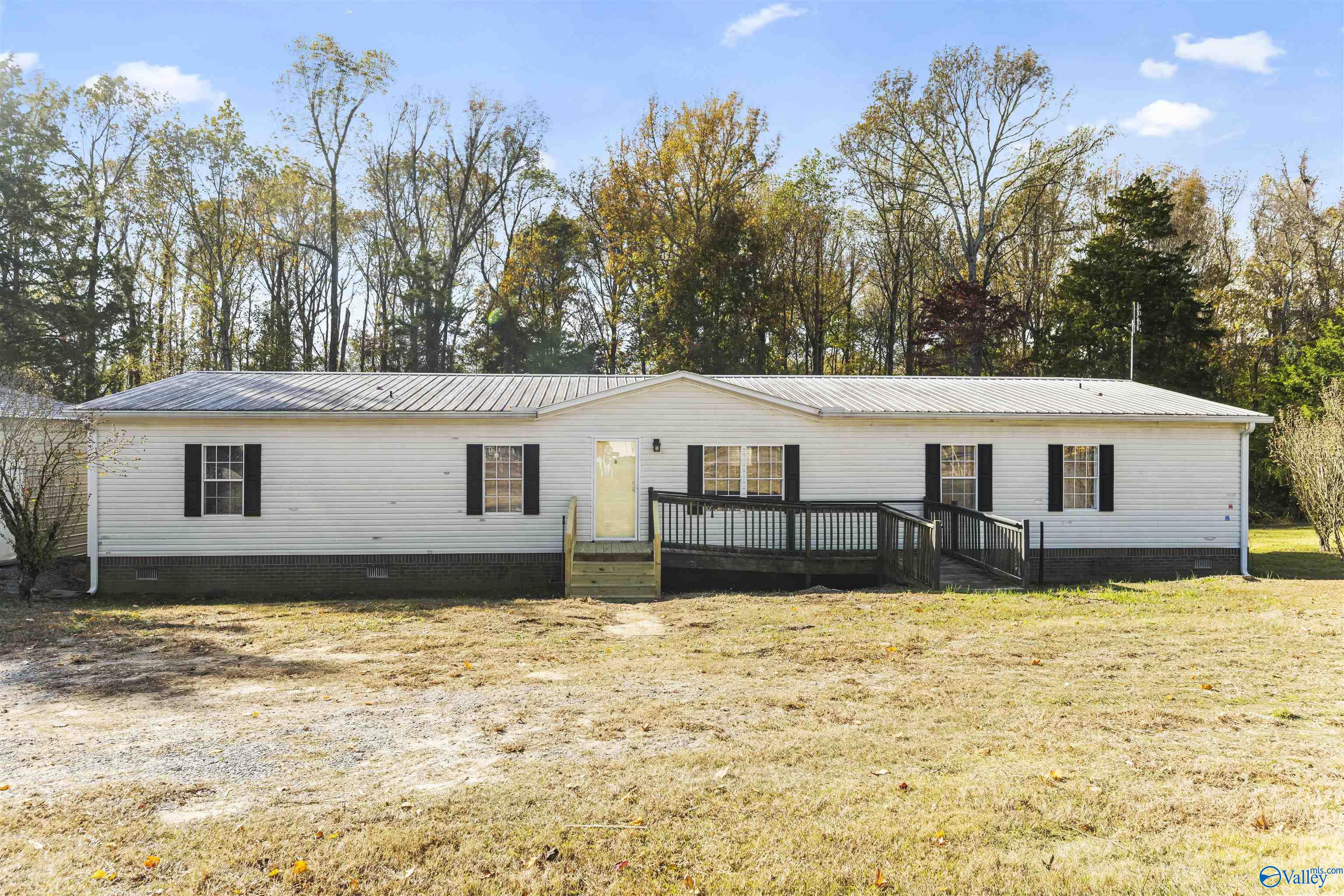 8585 County Road 1082