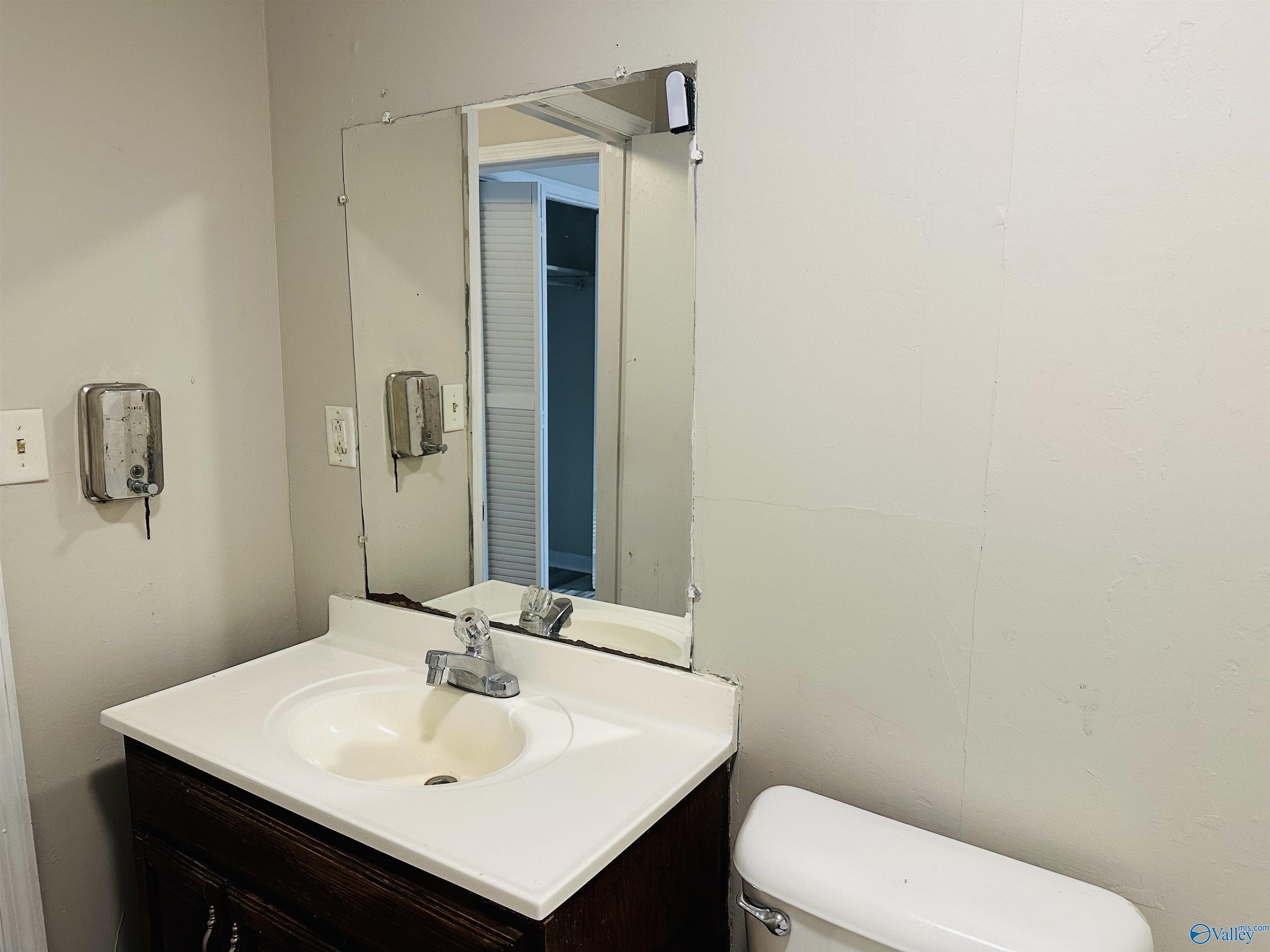 1129 Stillman Avenue