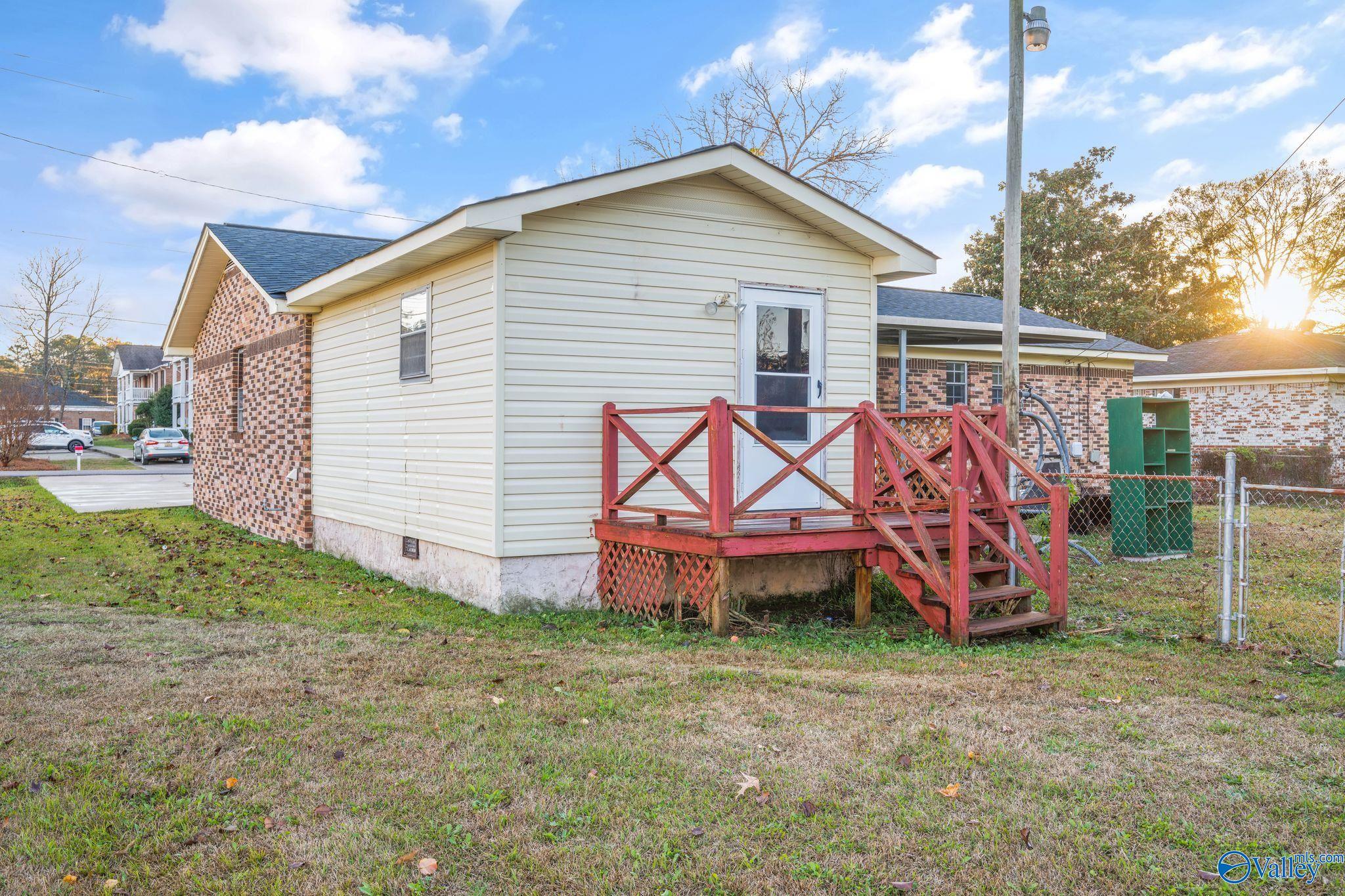 201 Roberts Avenue