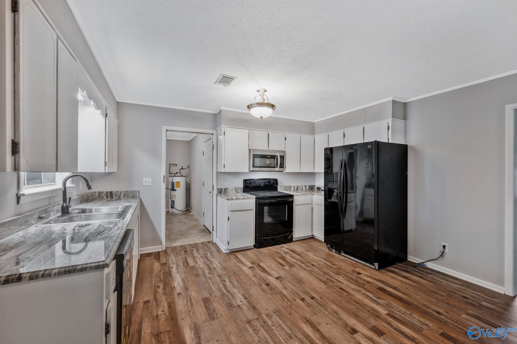 201 Roberts Avenue