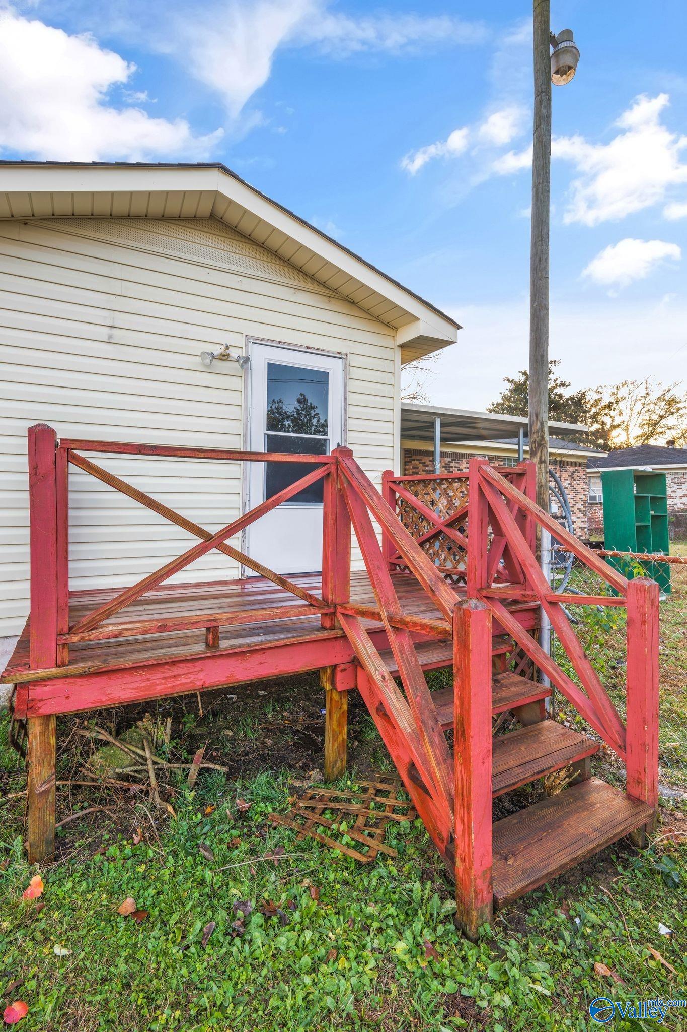 201 Roberts Avenue