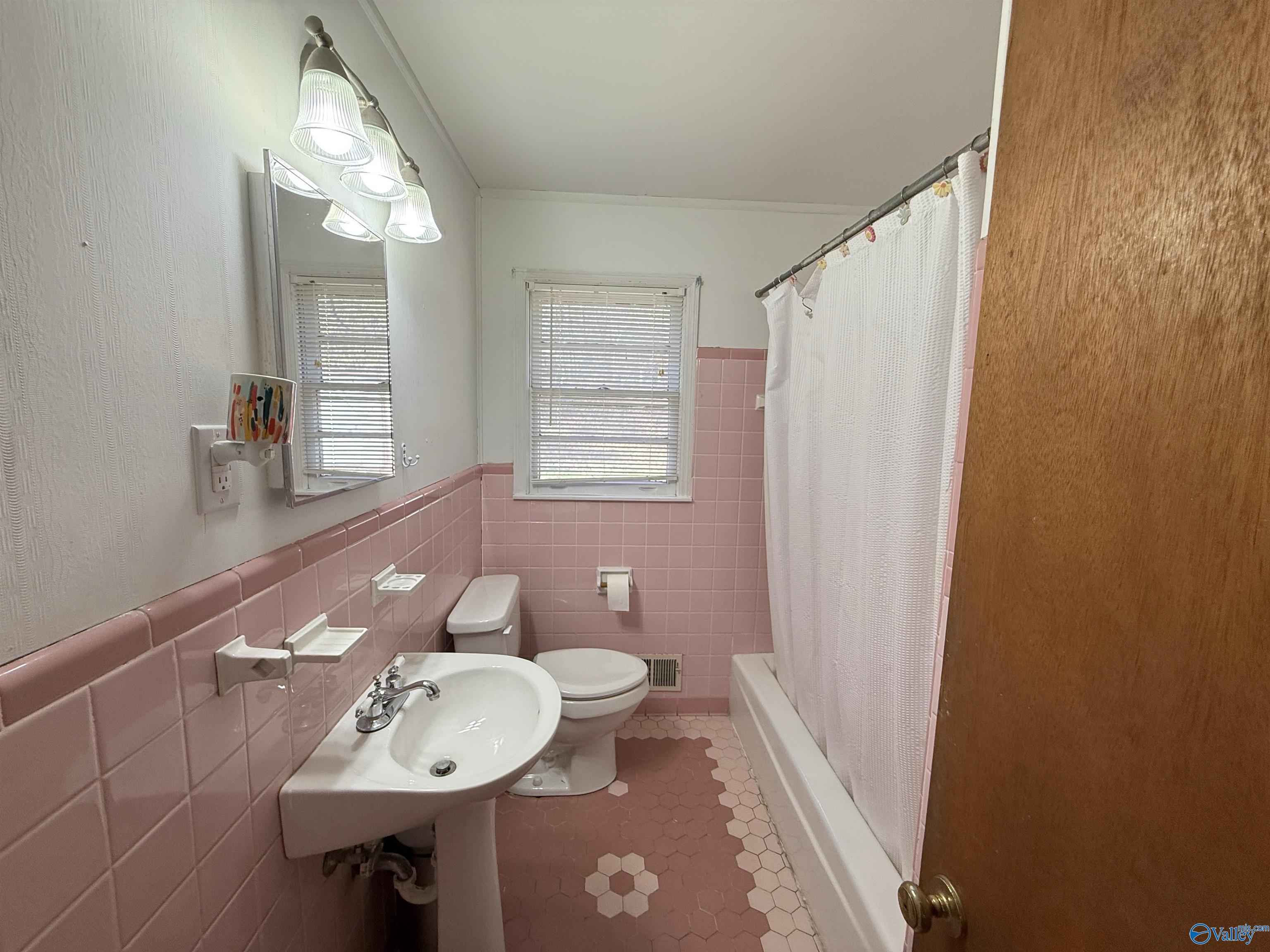 633 Littleton Cutoff