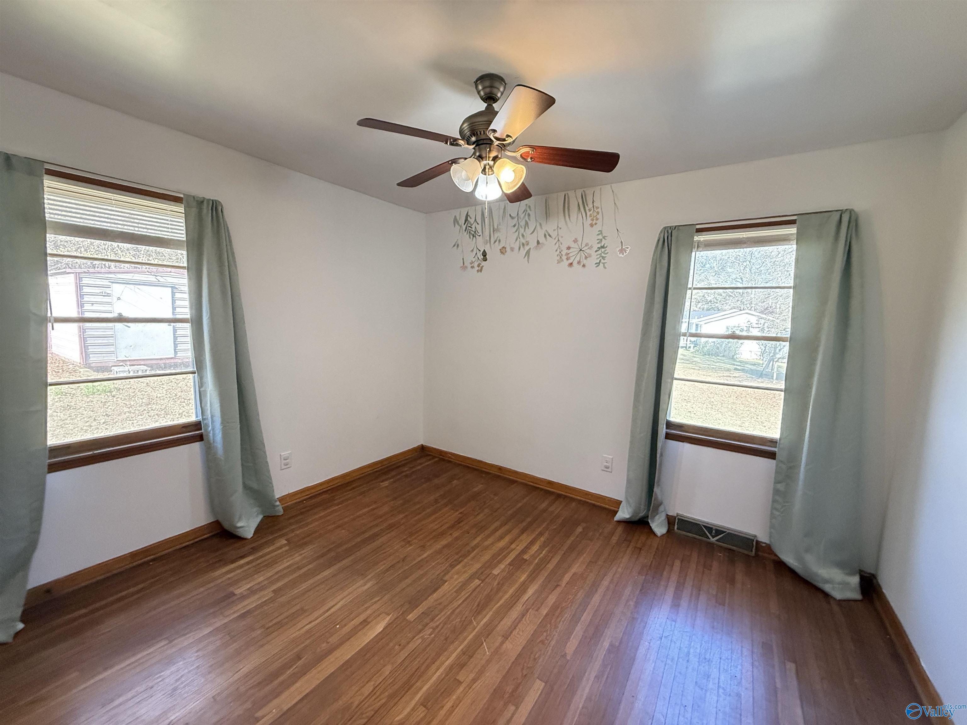 633 Littleton Cutoff