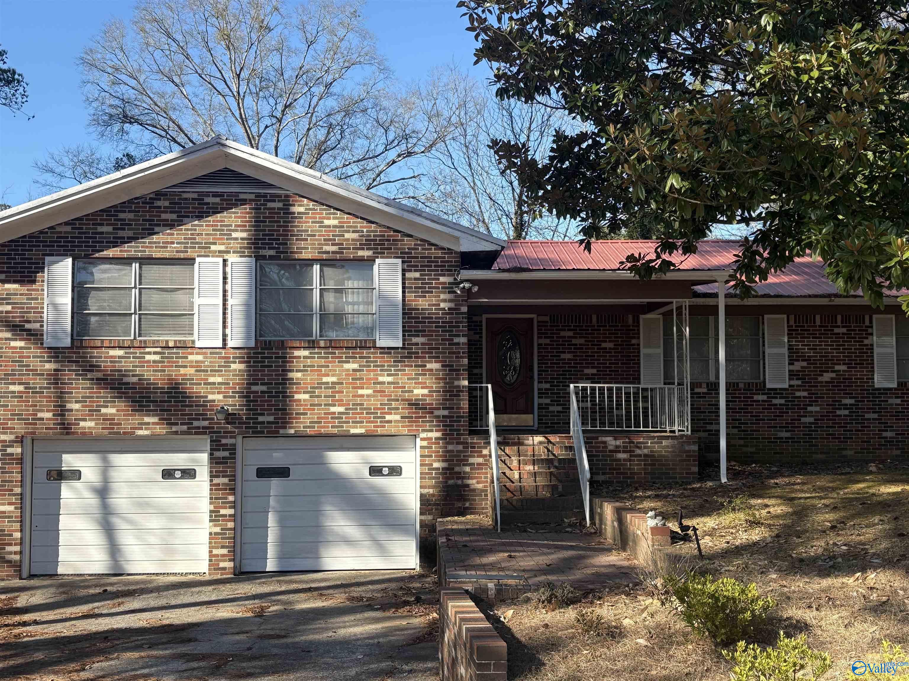 917 E Tomahawk Trail