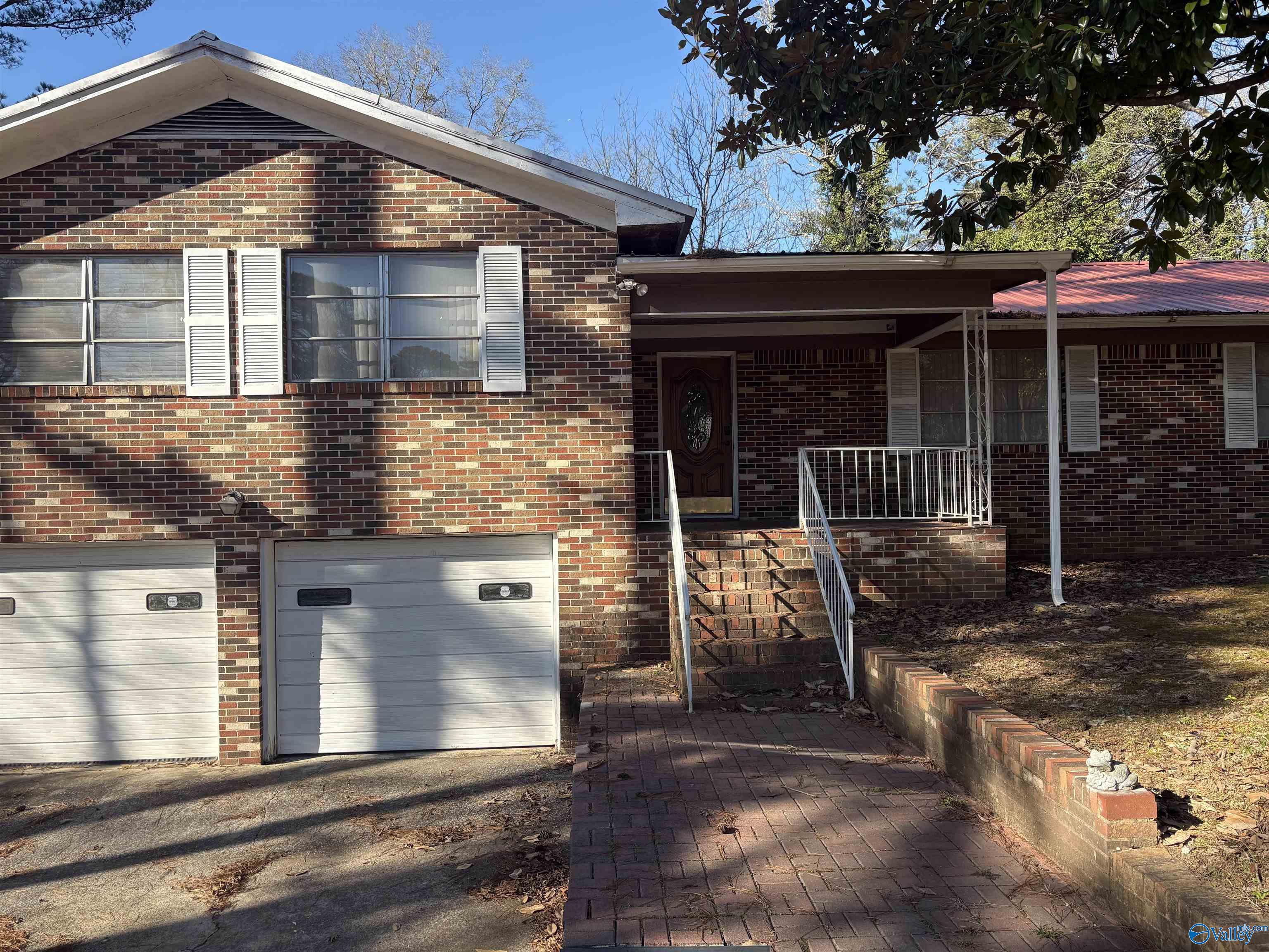 917 E Tomahawk Trail