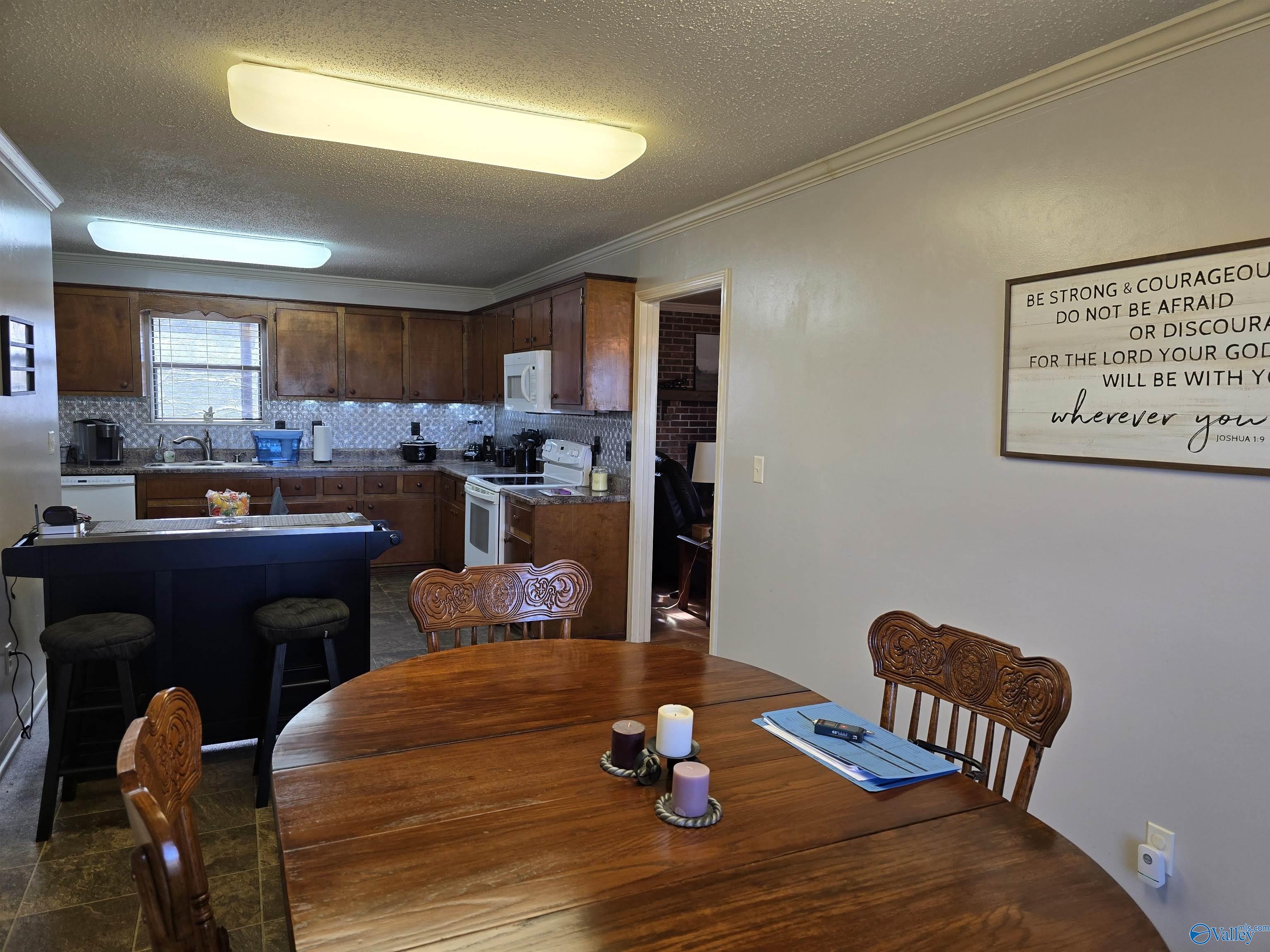 4552 Rainbow Drive