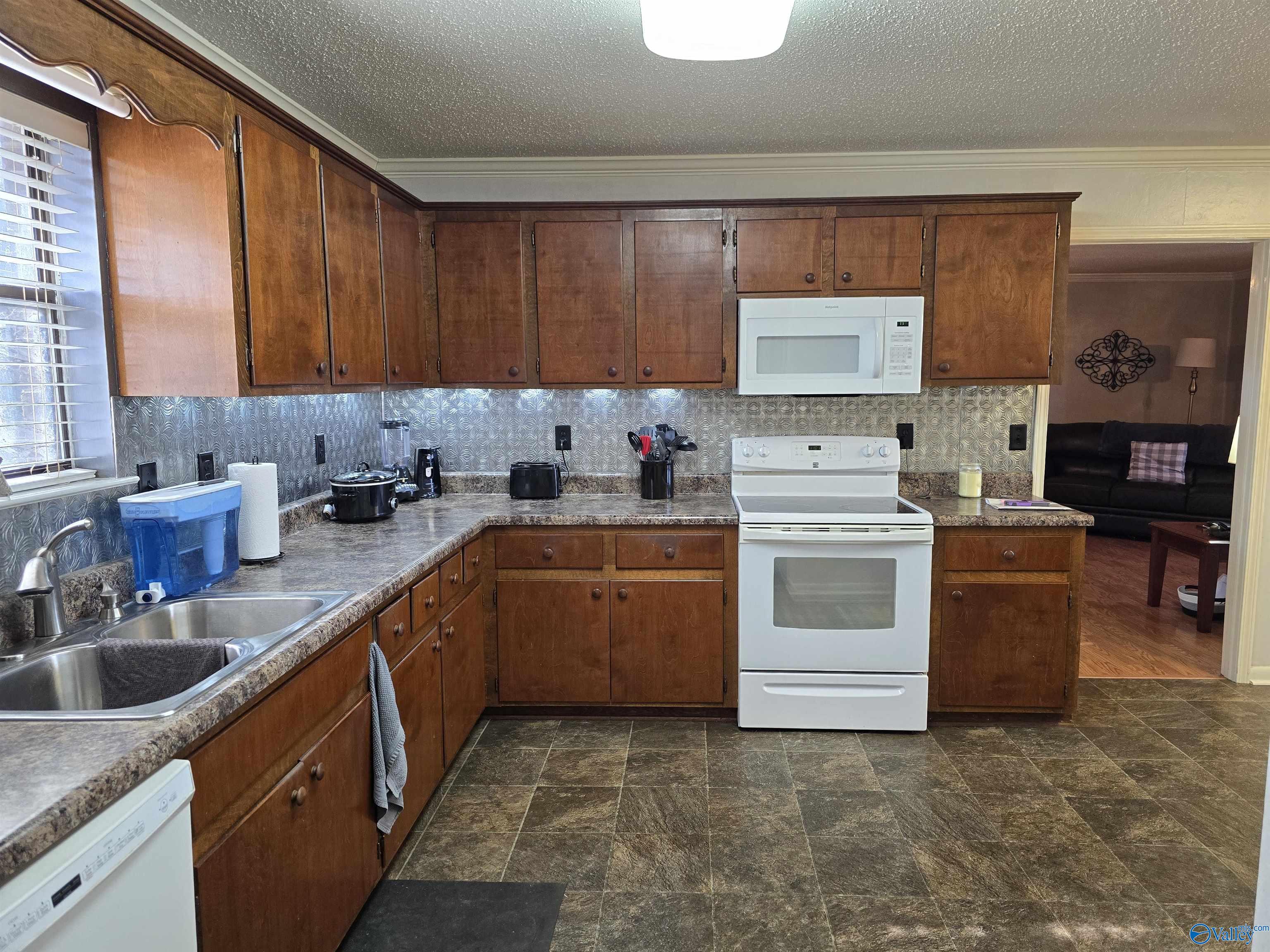 4552 Rainbow Drive