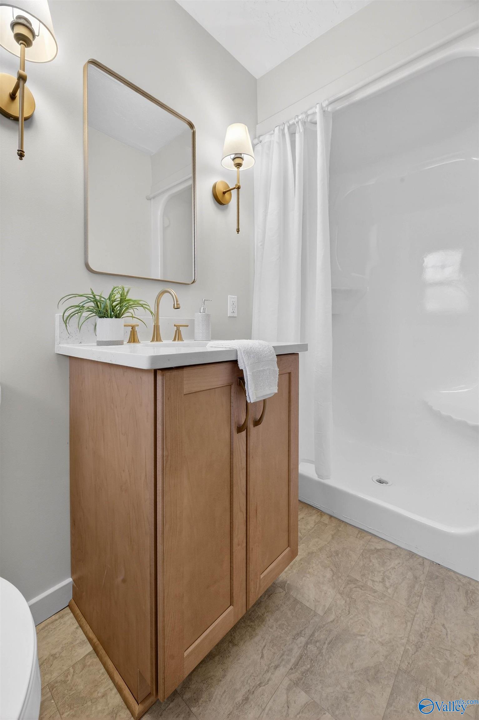 2079 Meadowood Drive