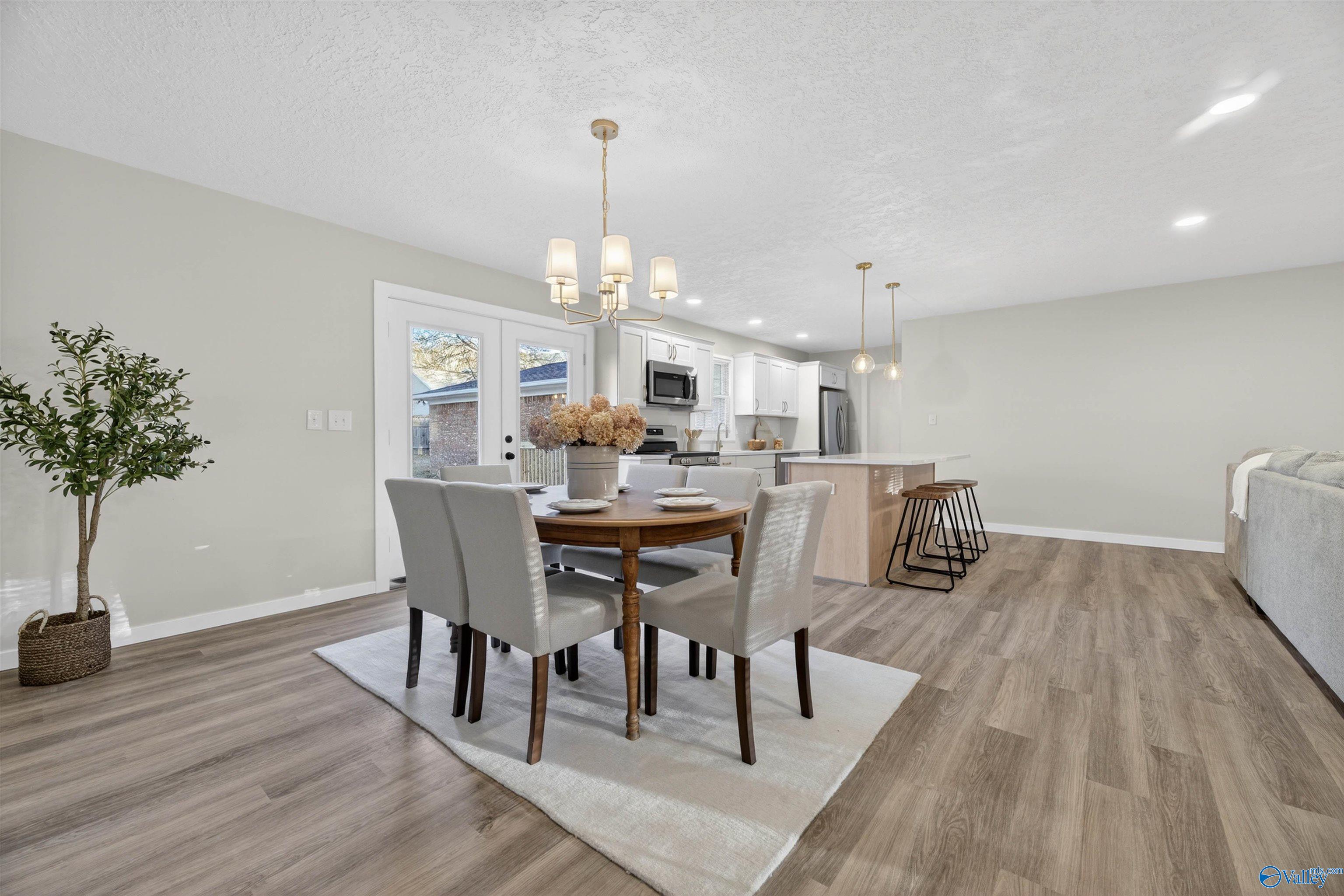 2079 Meadowood Drive