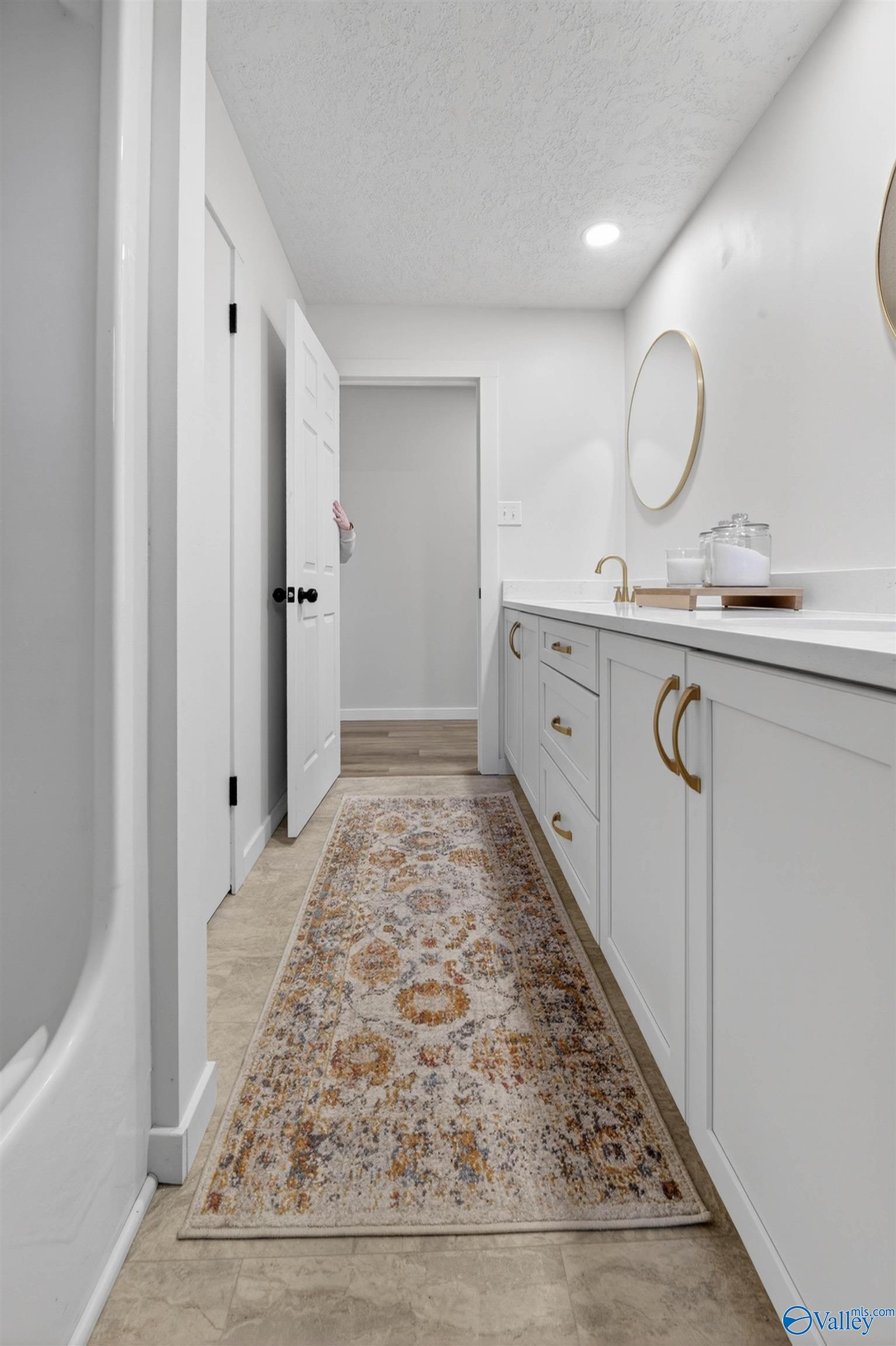 2079 Meadowood Drive