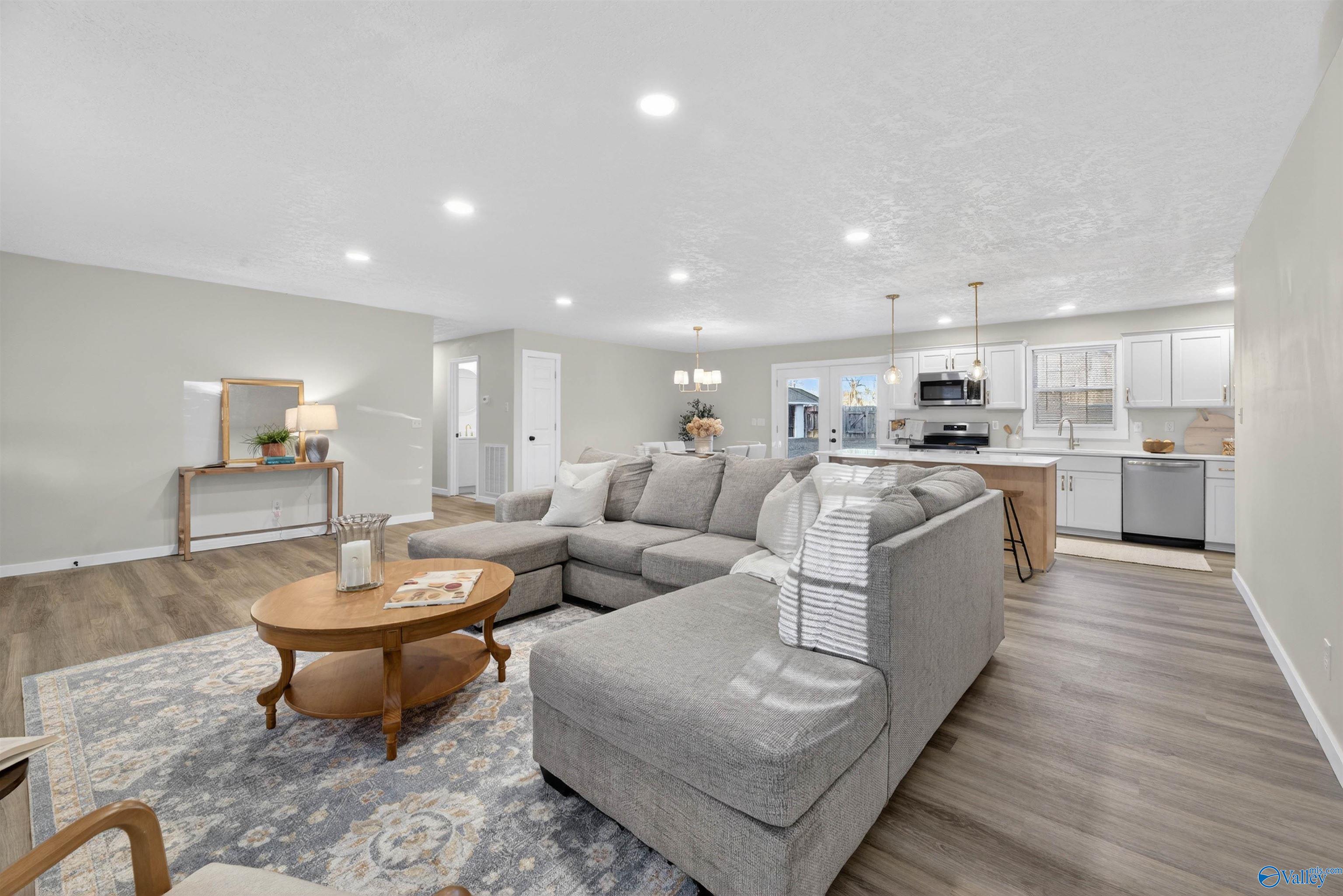 2079 Meadowood Drive