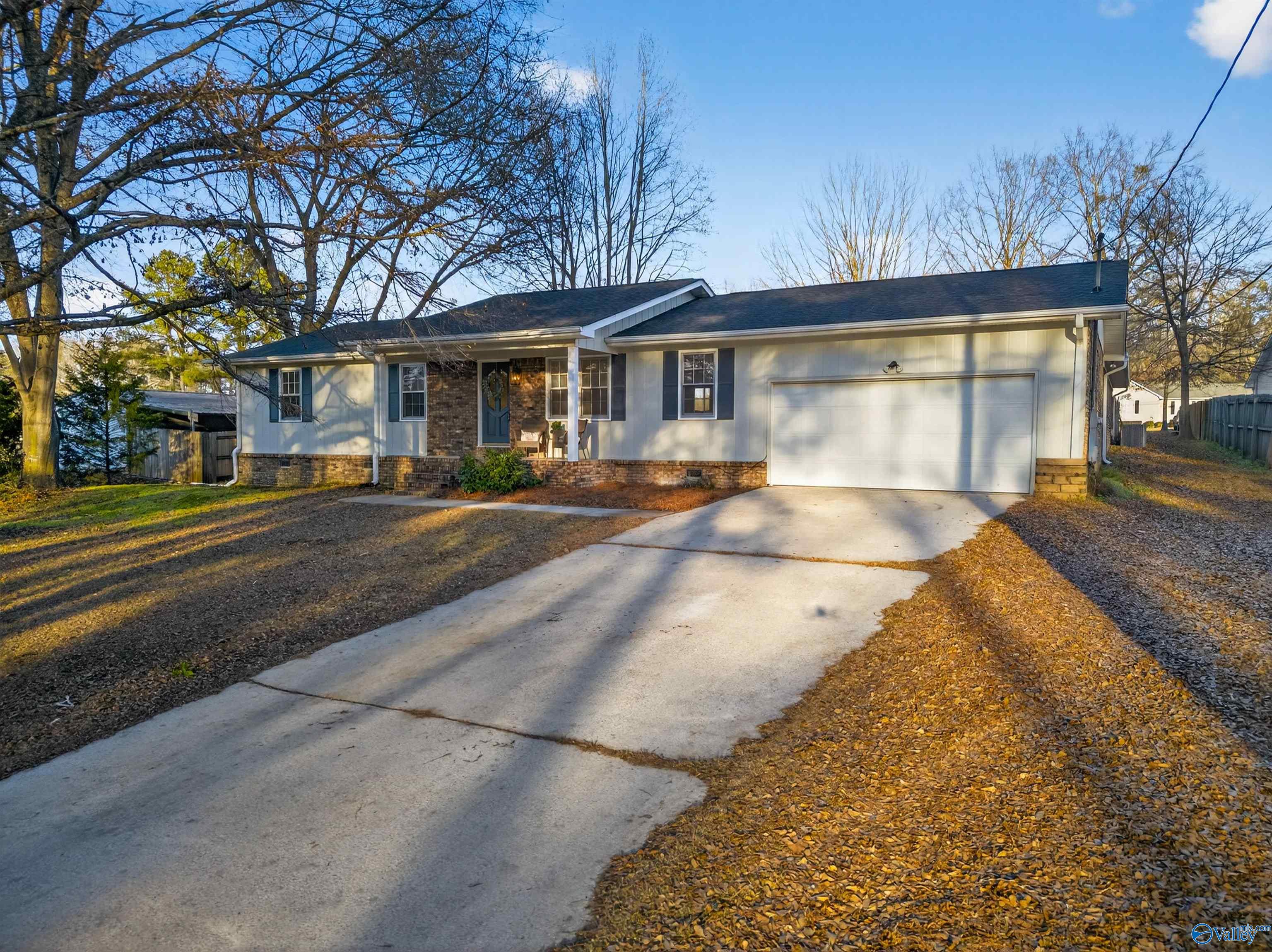 2079 Meadowood Drive