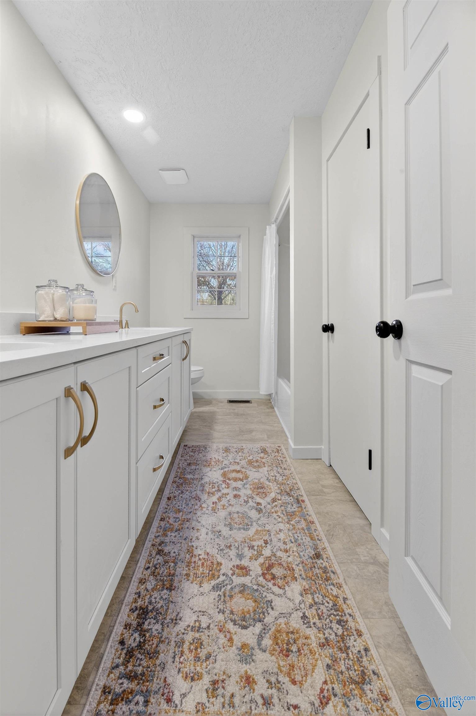 2079 Meadowood Drive