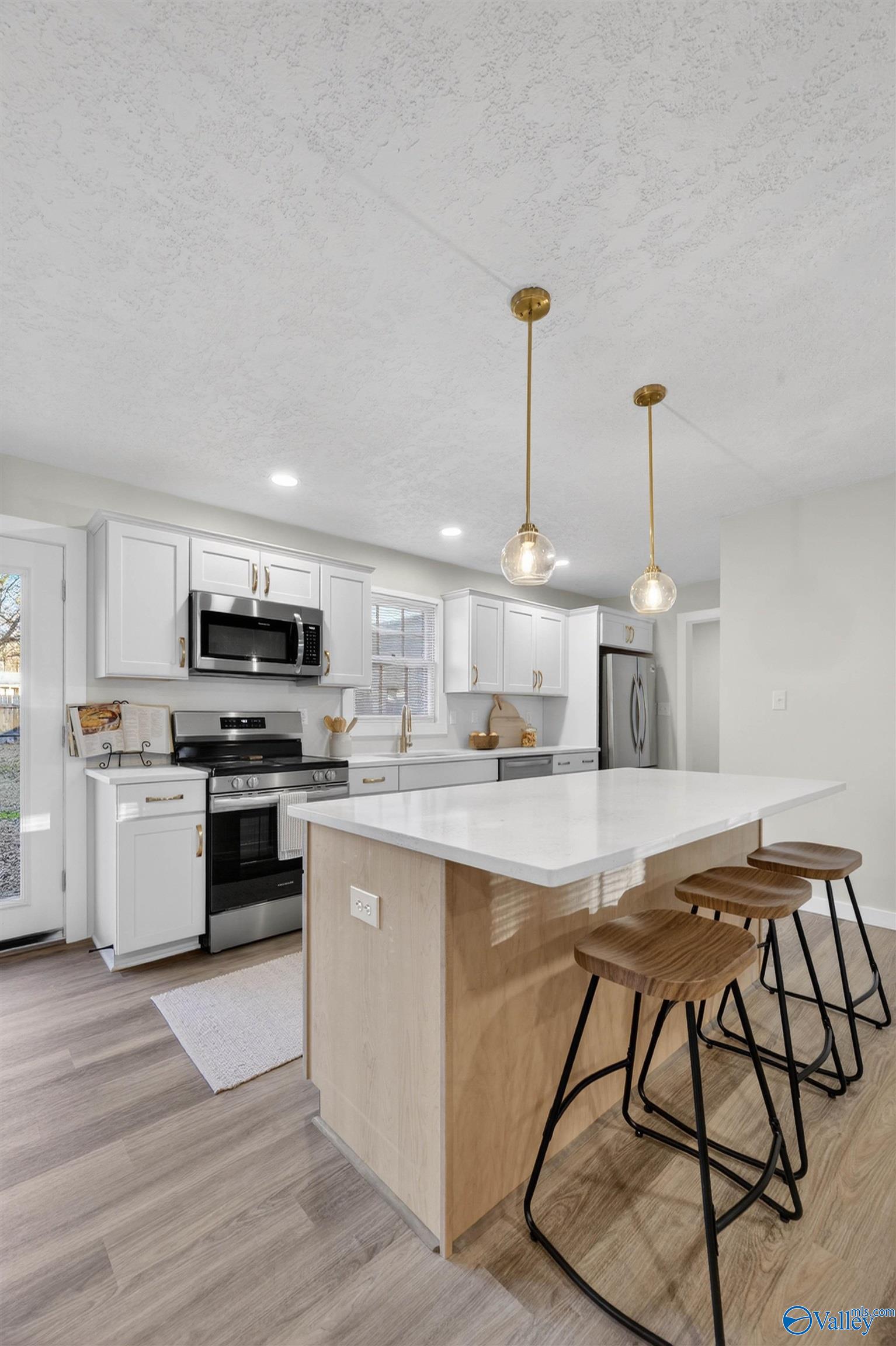 2079 Meadowood Drive