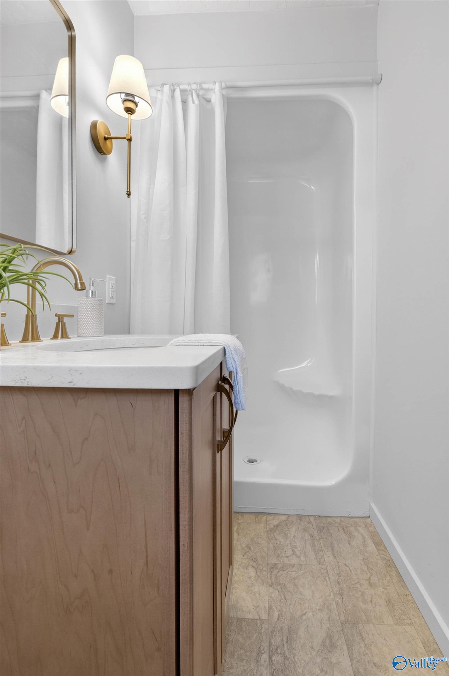 2079 Meadowood Drive