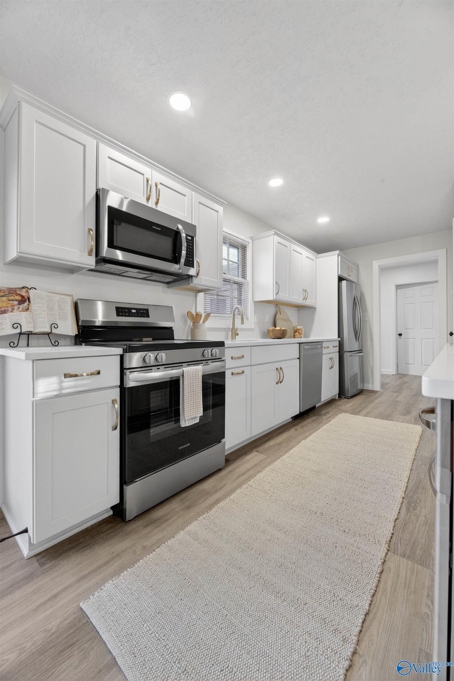 2079 Meadowood Drive