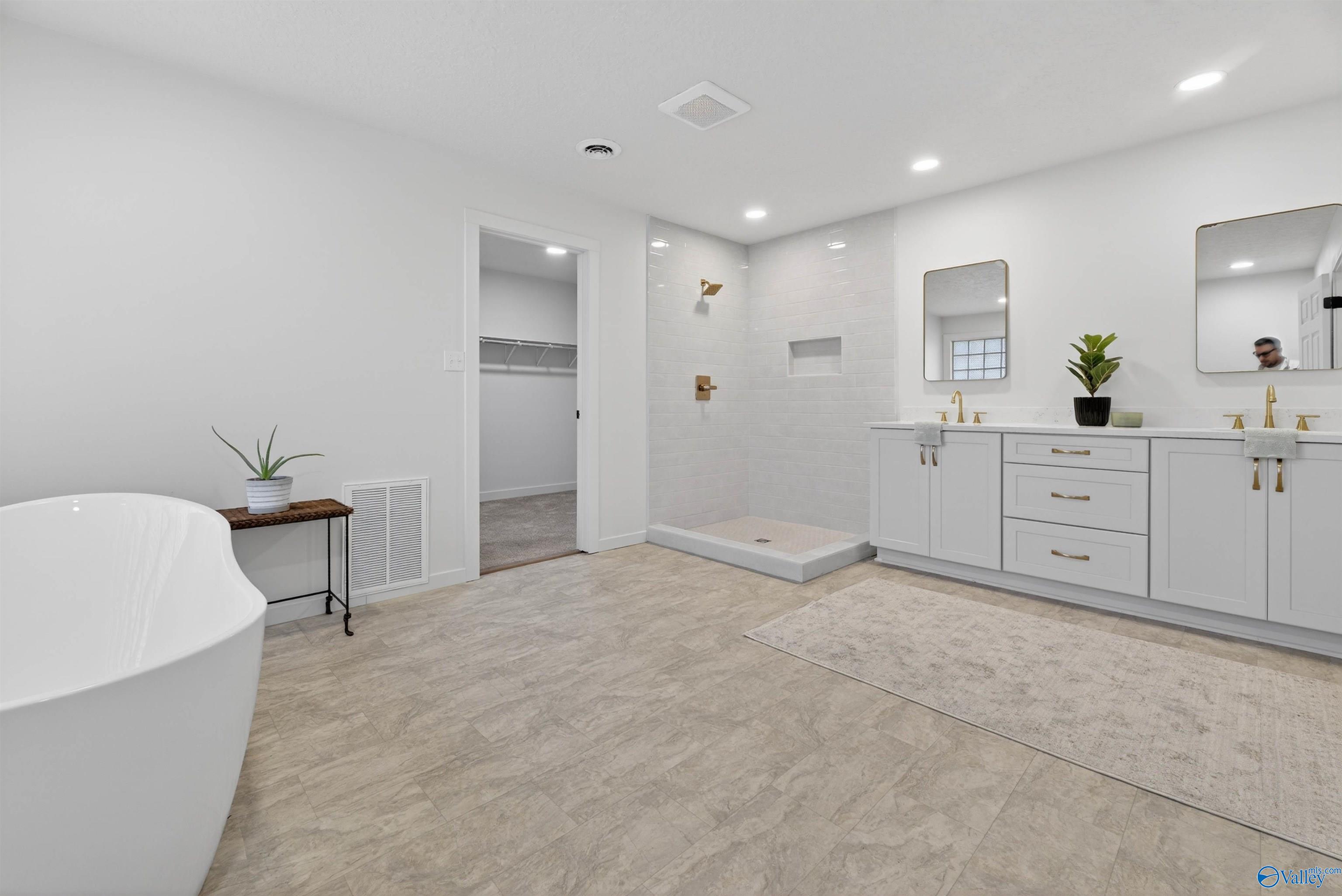 2079 Meadowood Drive