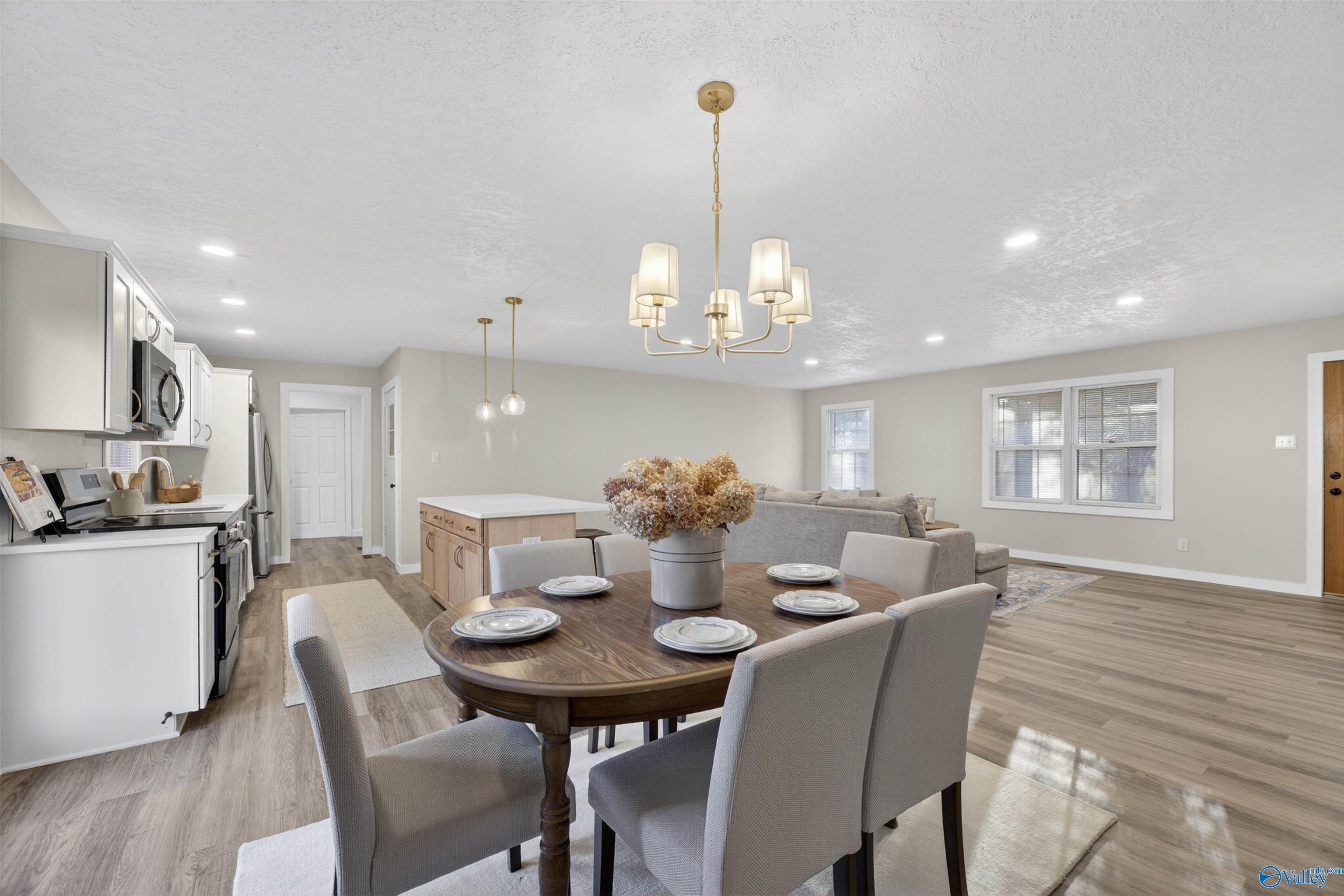 2079 Meadowood Drive