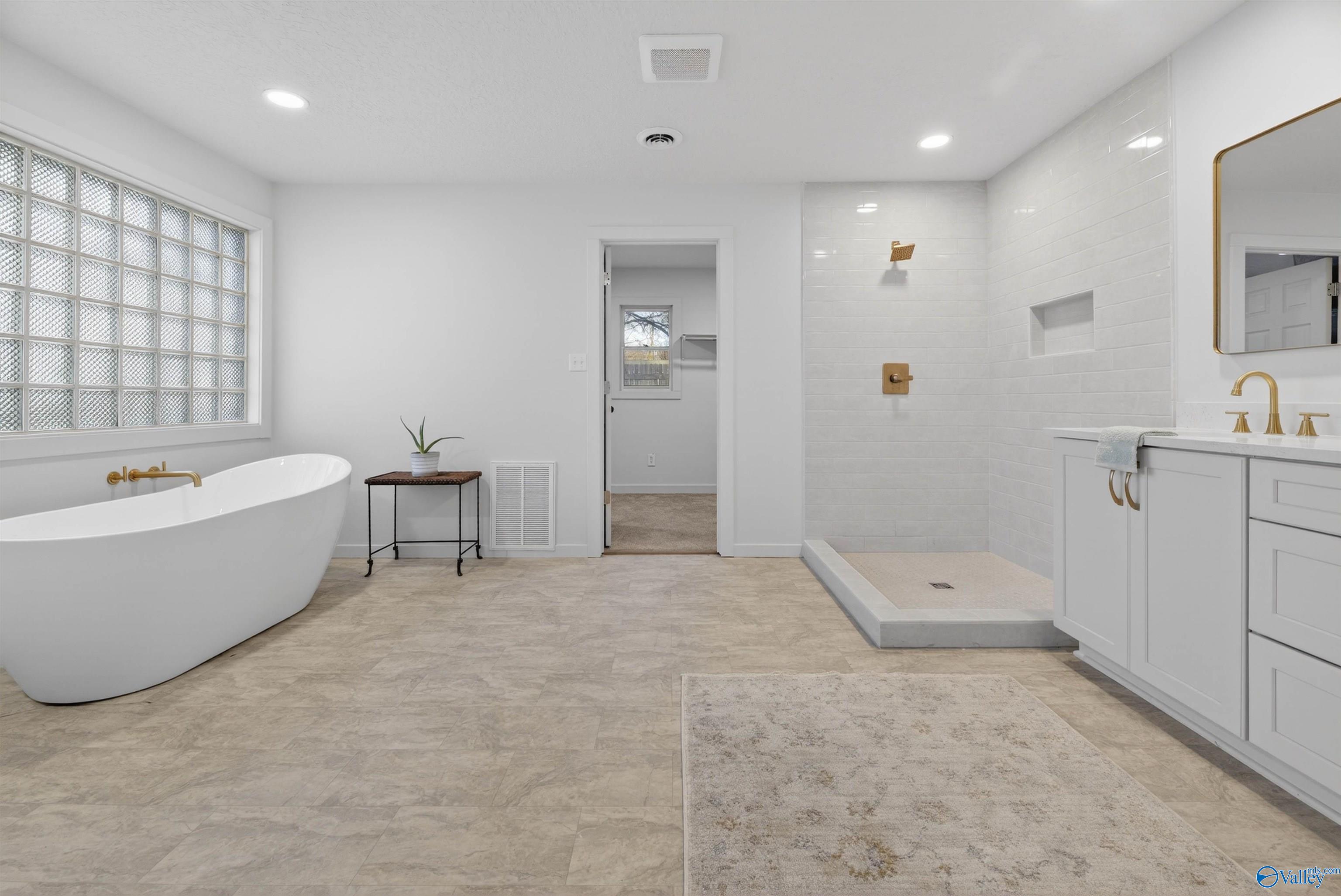 2079 Meadowood Drive