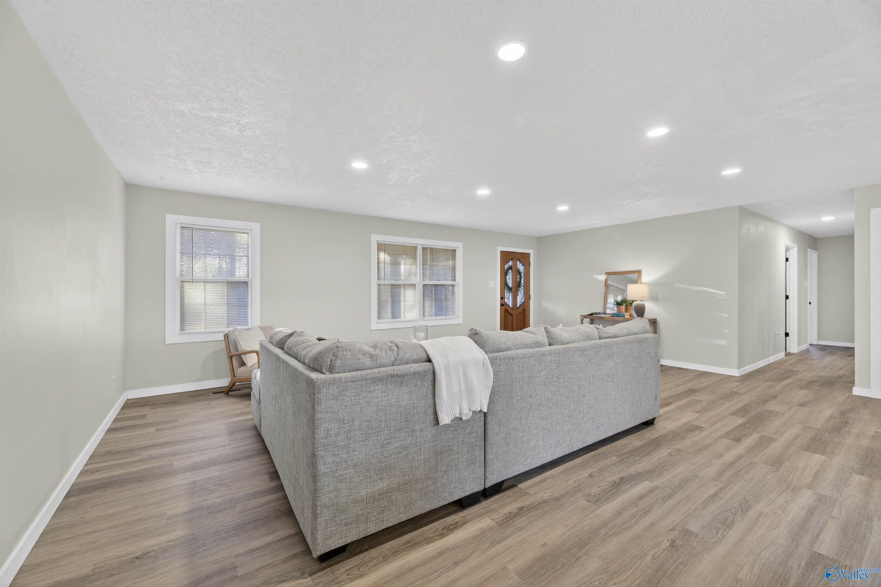 2079 Meadowood Drive