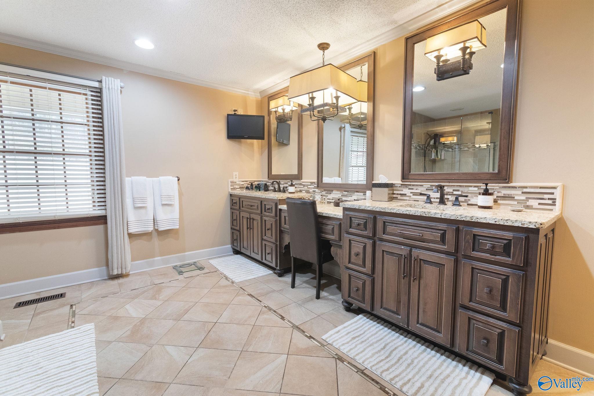 112 Ridgecrest Road