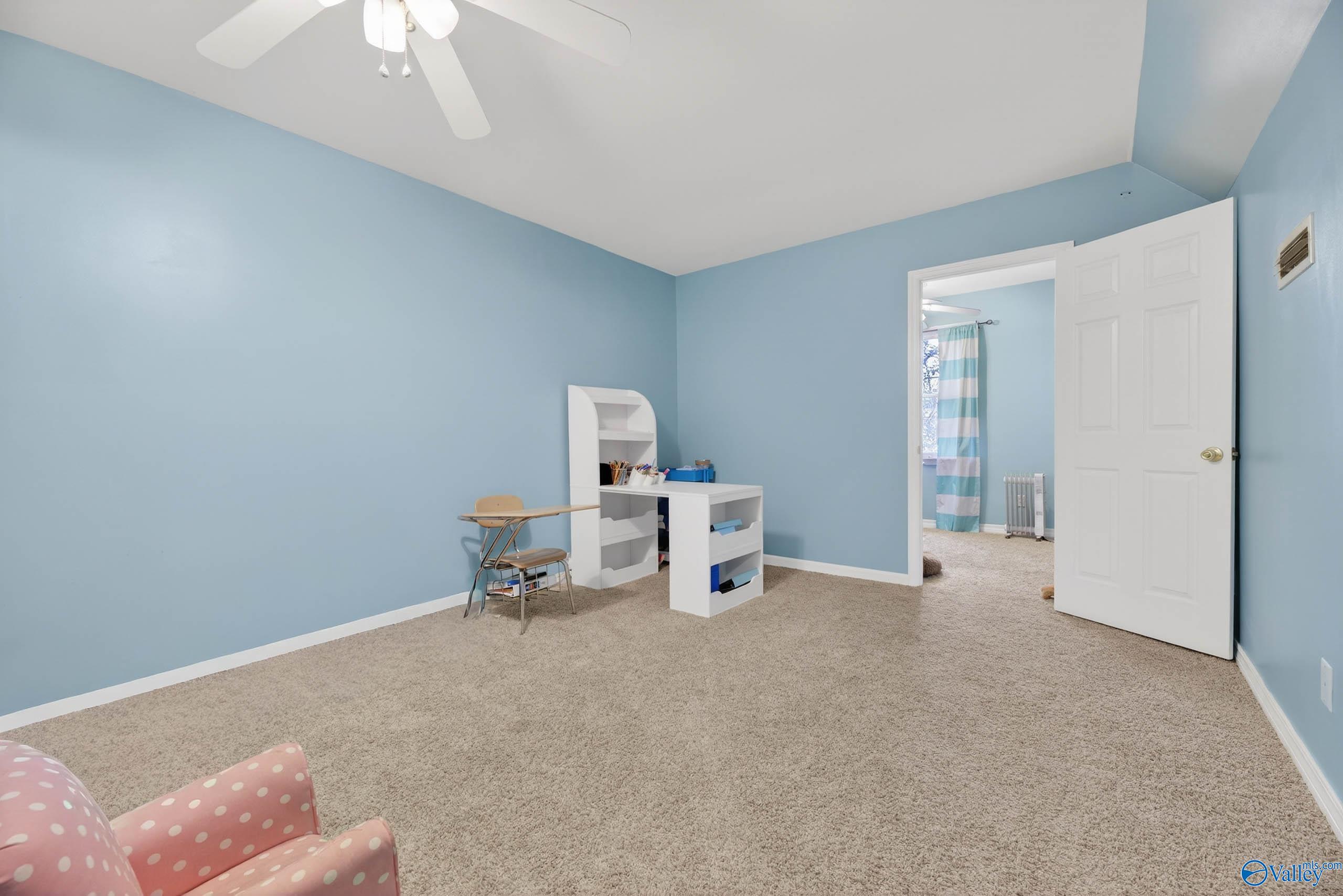 2550 W Western Hills Drive