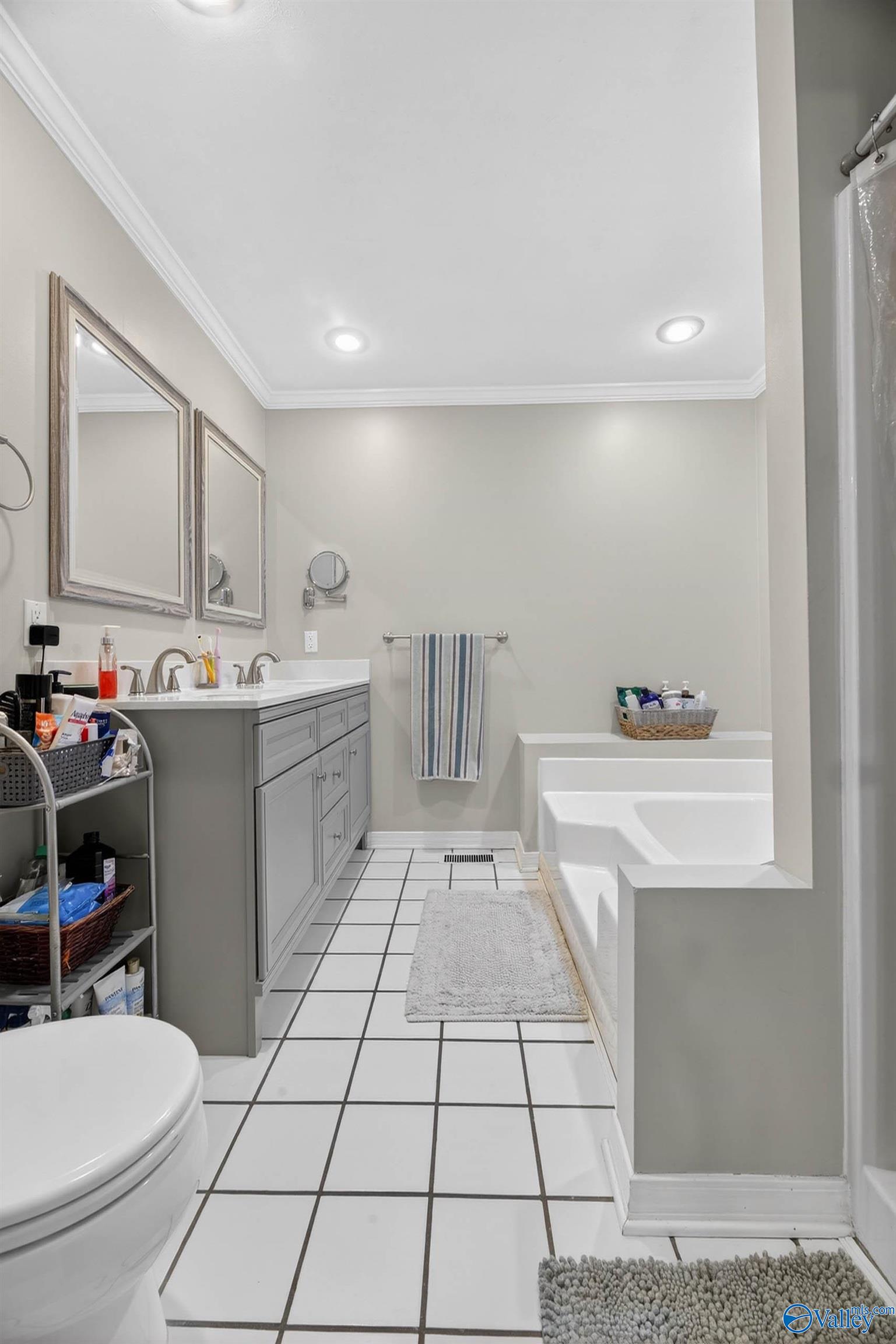 2550 W Western Hills Drive