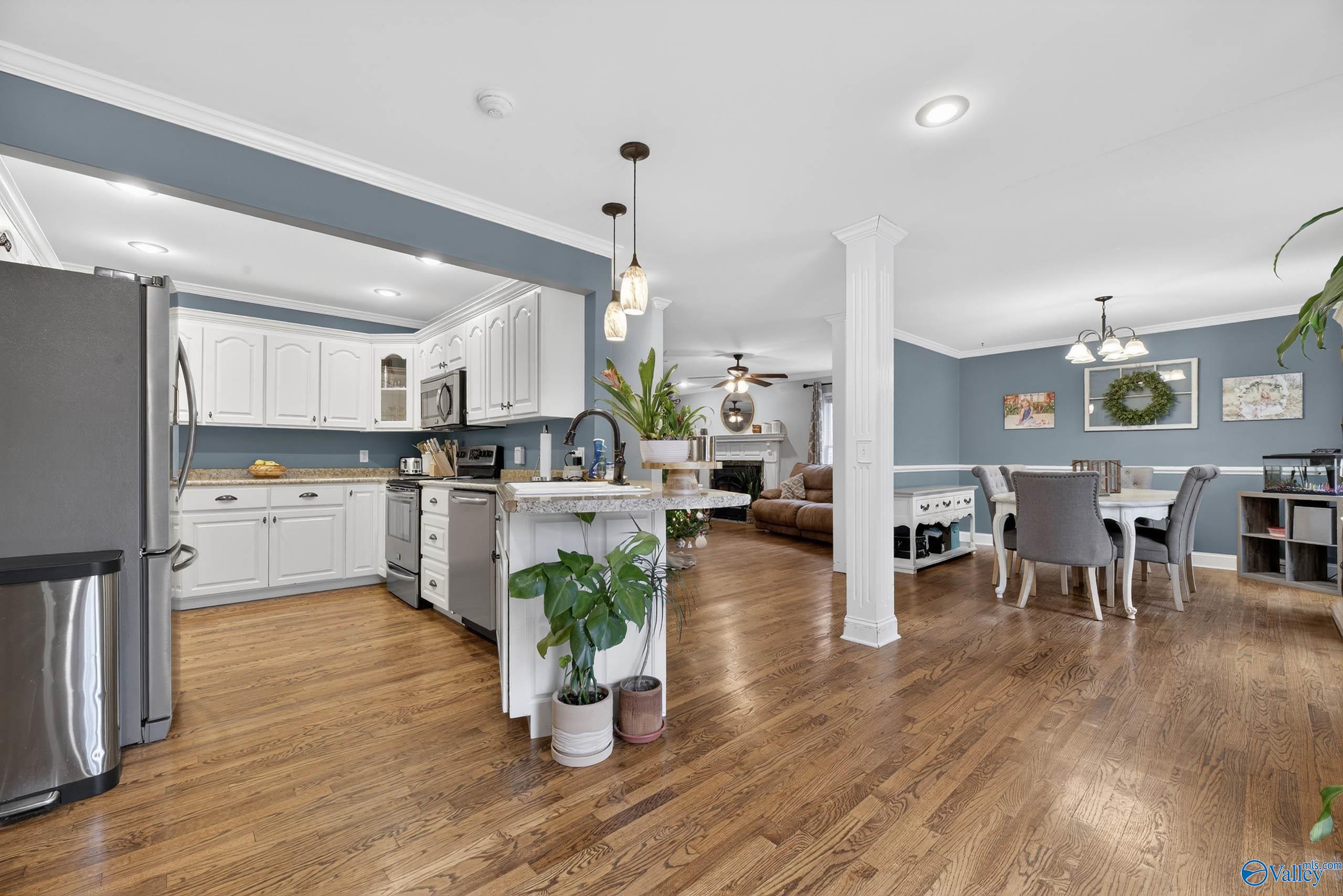 2550 W Western Hills Drive