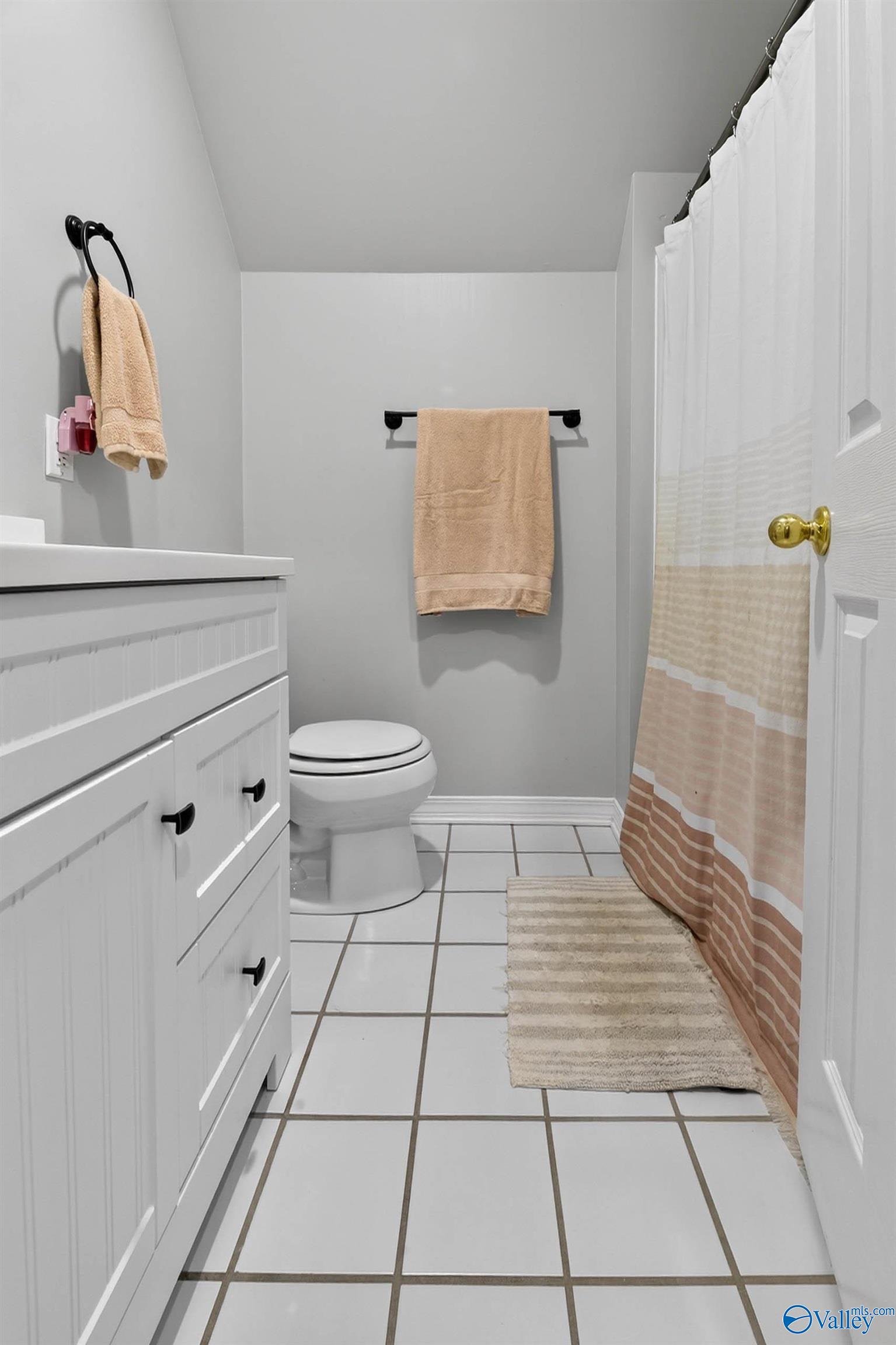 2550 W Western Hills Drive