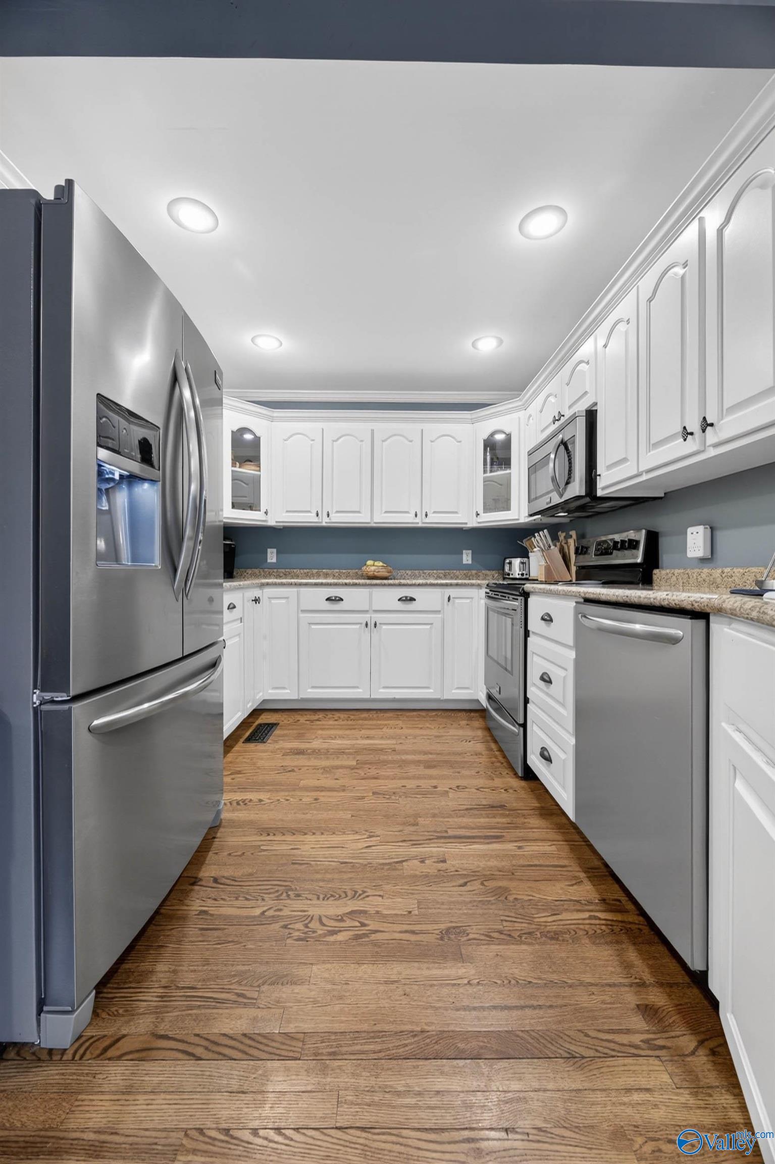 2550 W Western Hills Drive