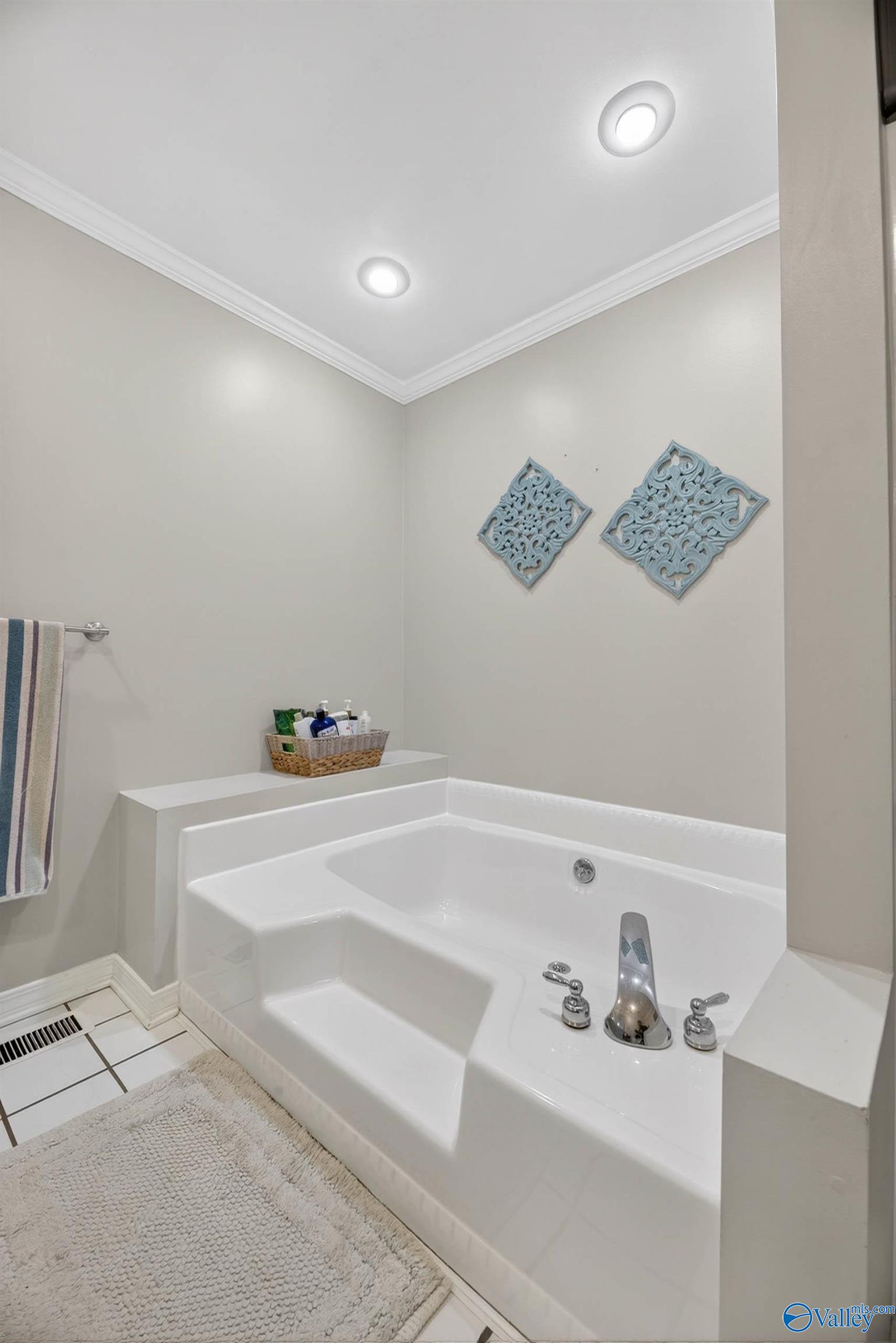 2550 W Western Hills Drive