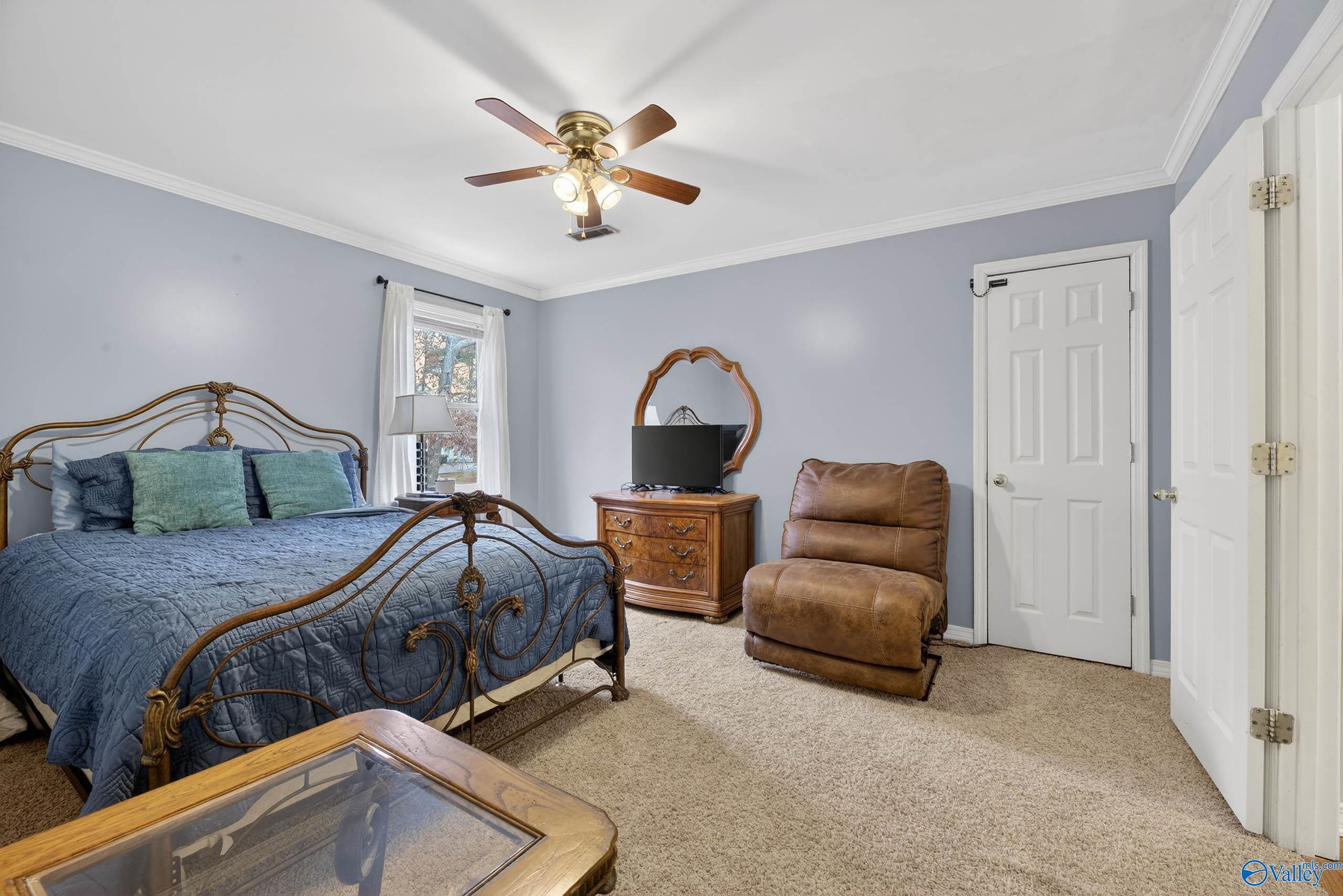 2550 W Western Hills Drive