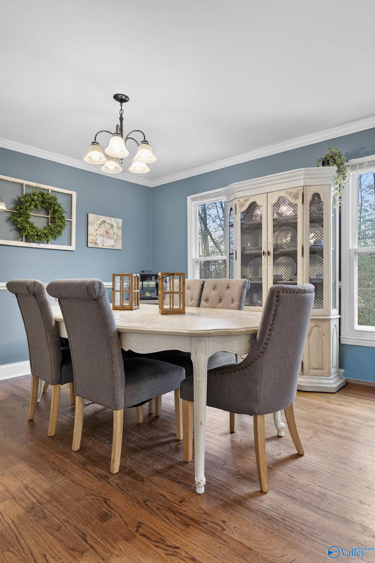 2550 W Western Hills Drive