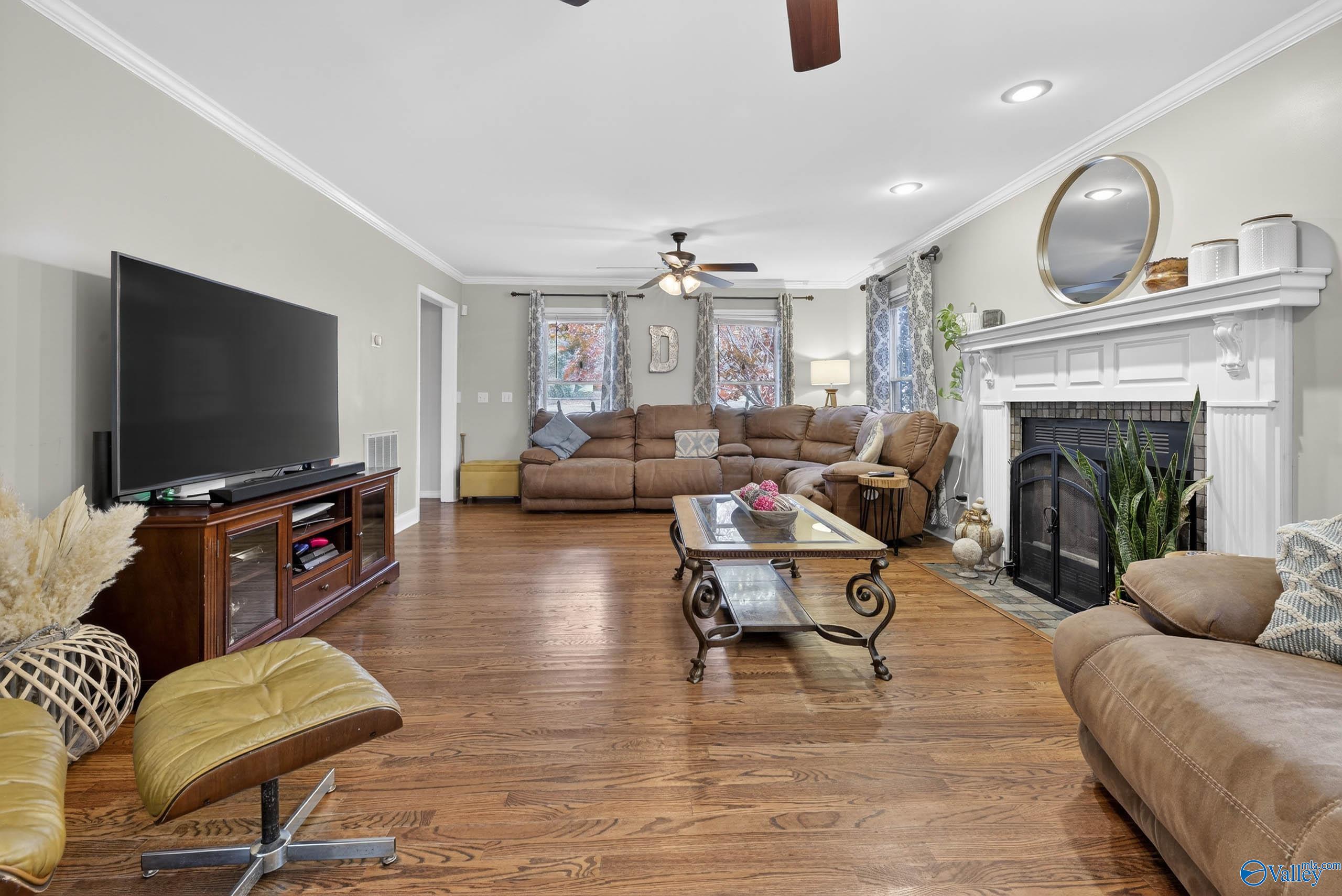 2550 W Western Hills Drive