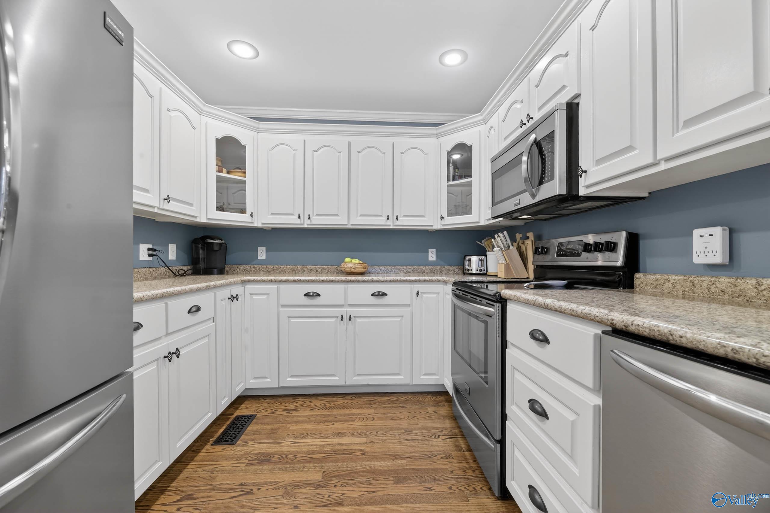 2550 W Western Hills Drive