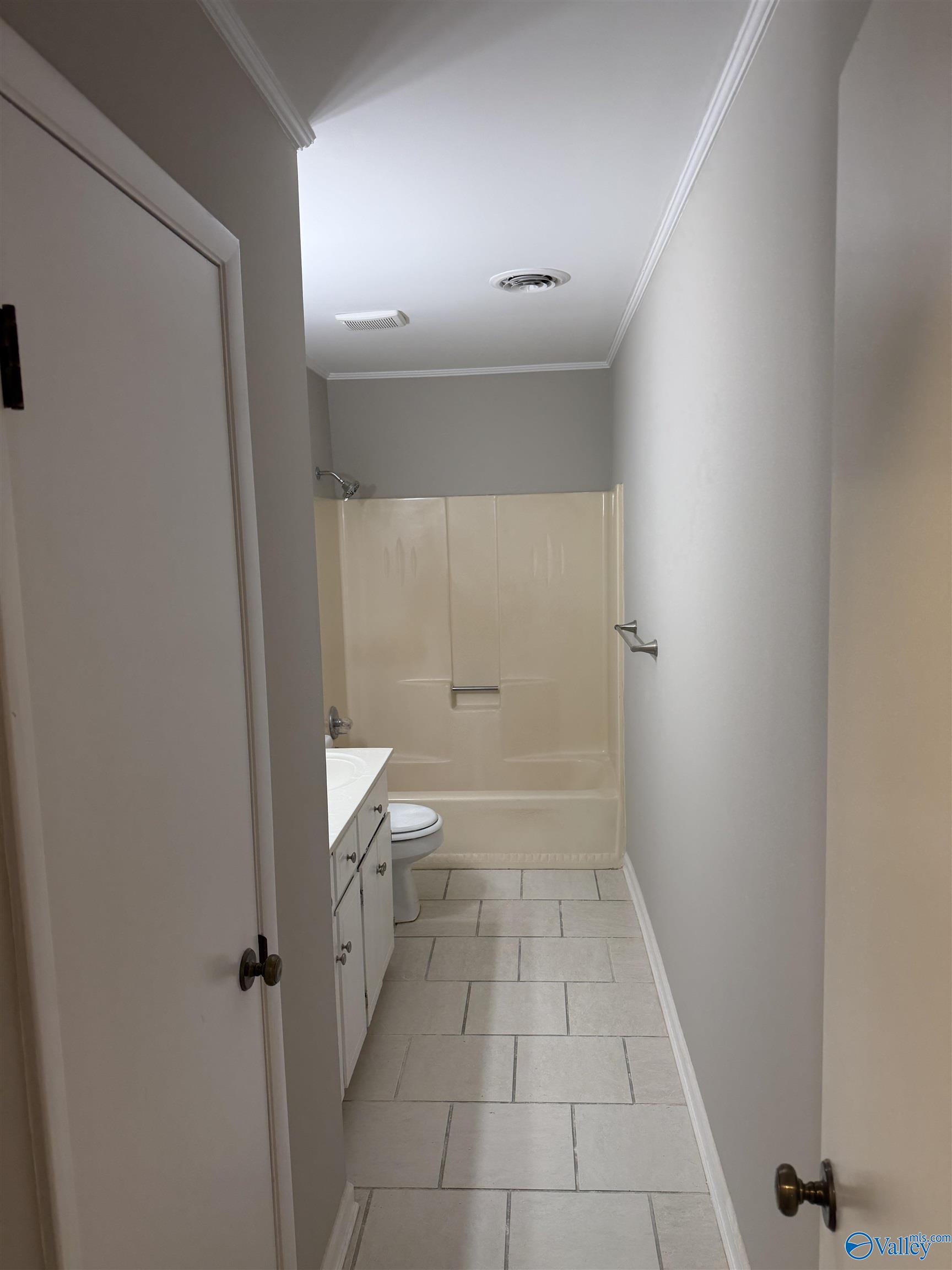 312 Warwick Place