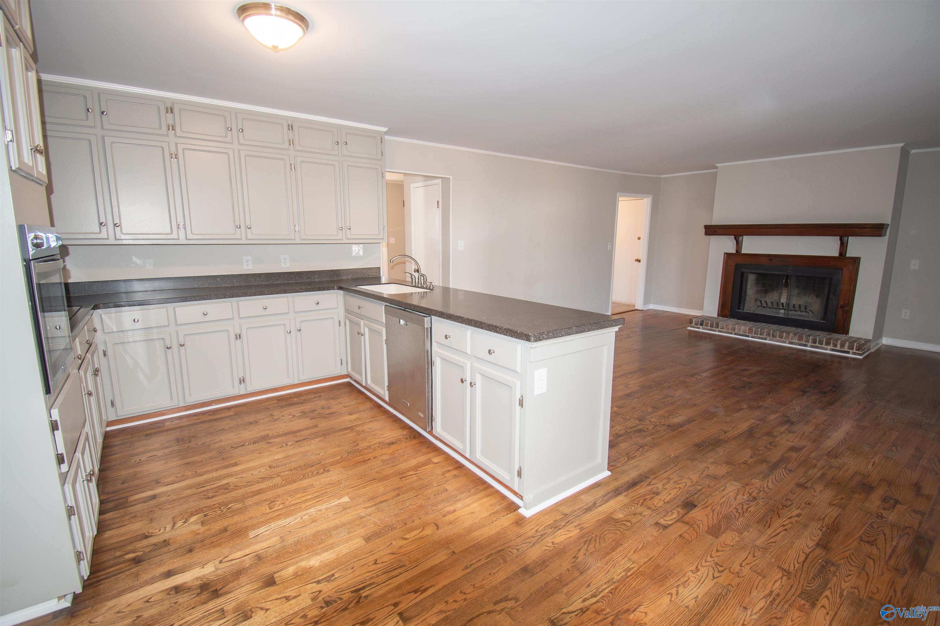312 Warwick Place