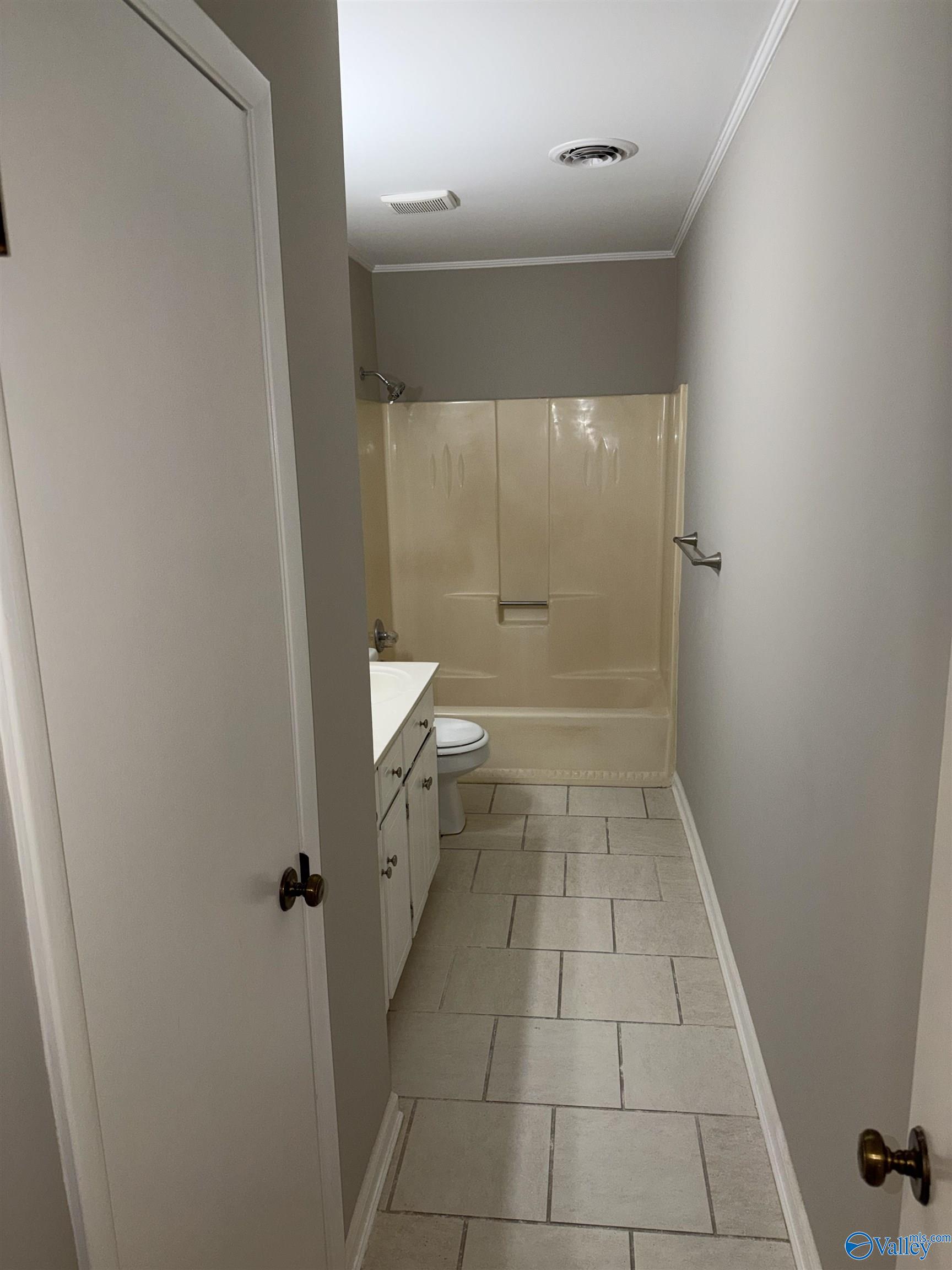 312 Warwick Place