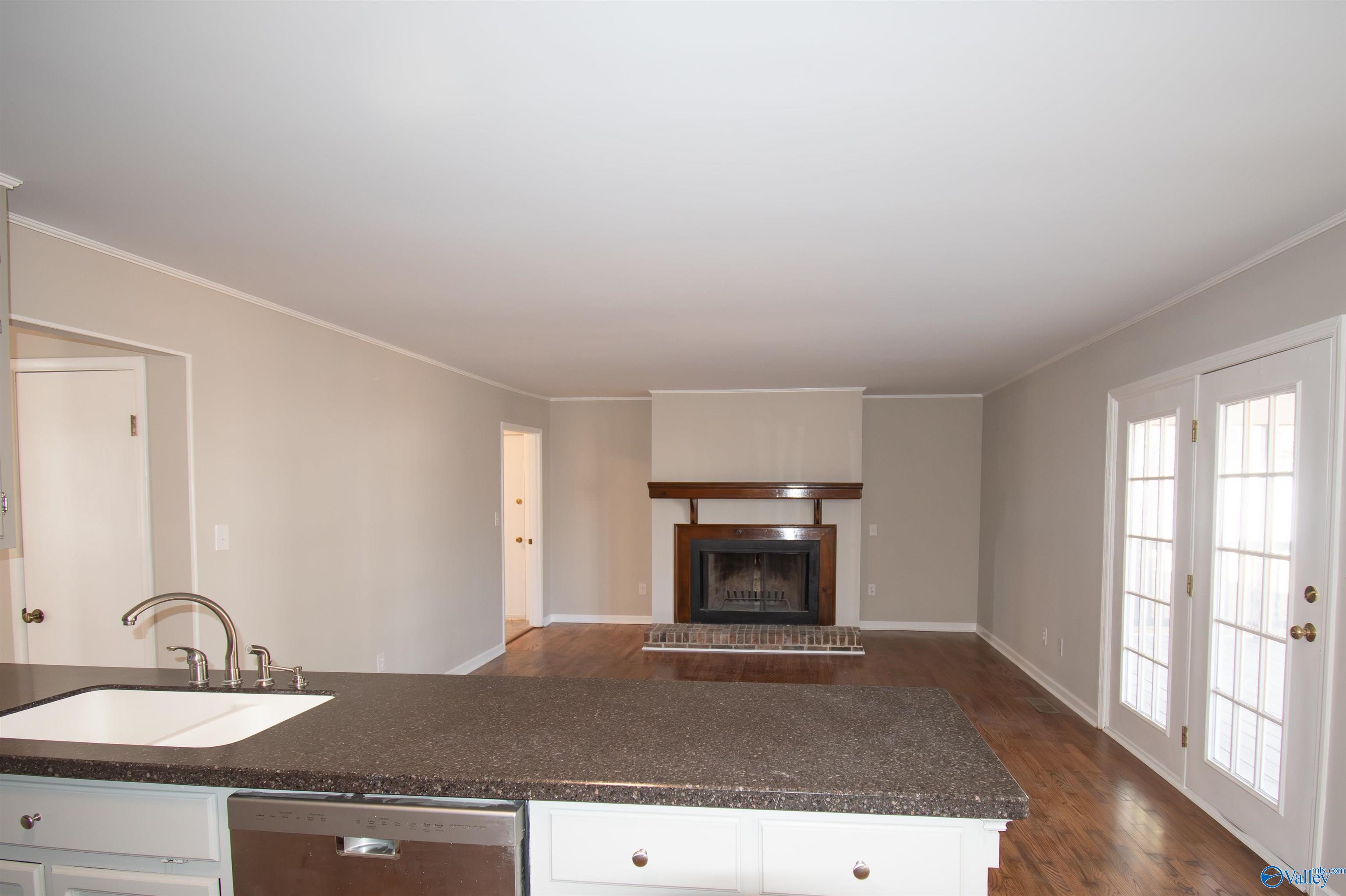 312 Warwick Place