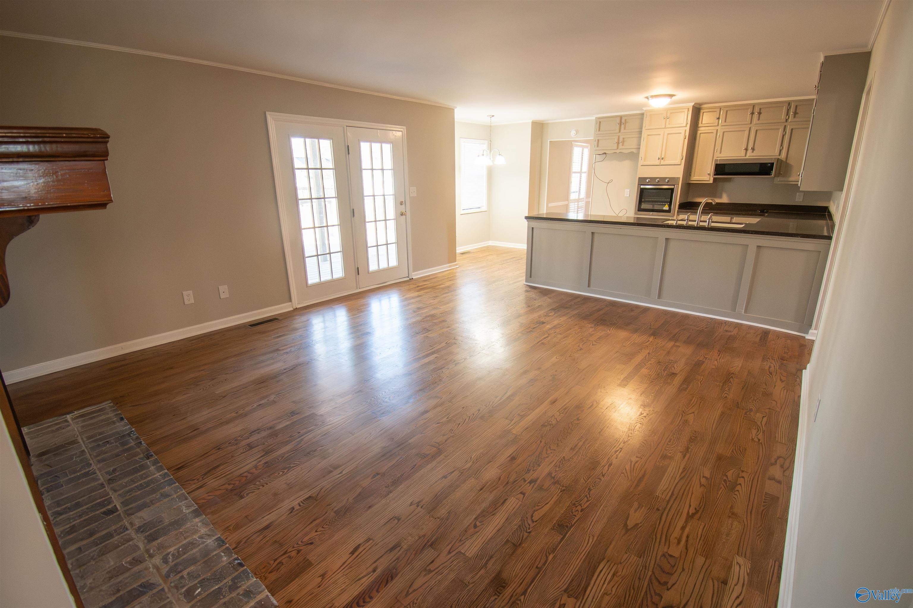 312 Warwick Place