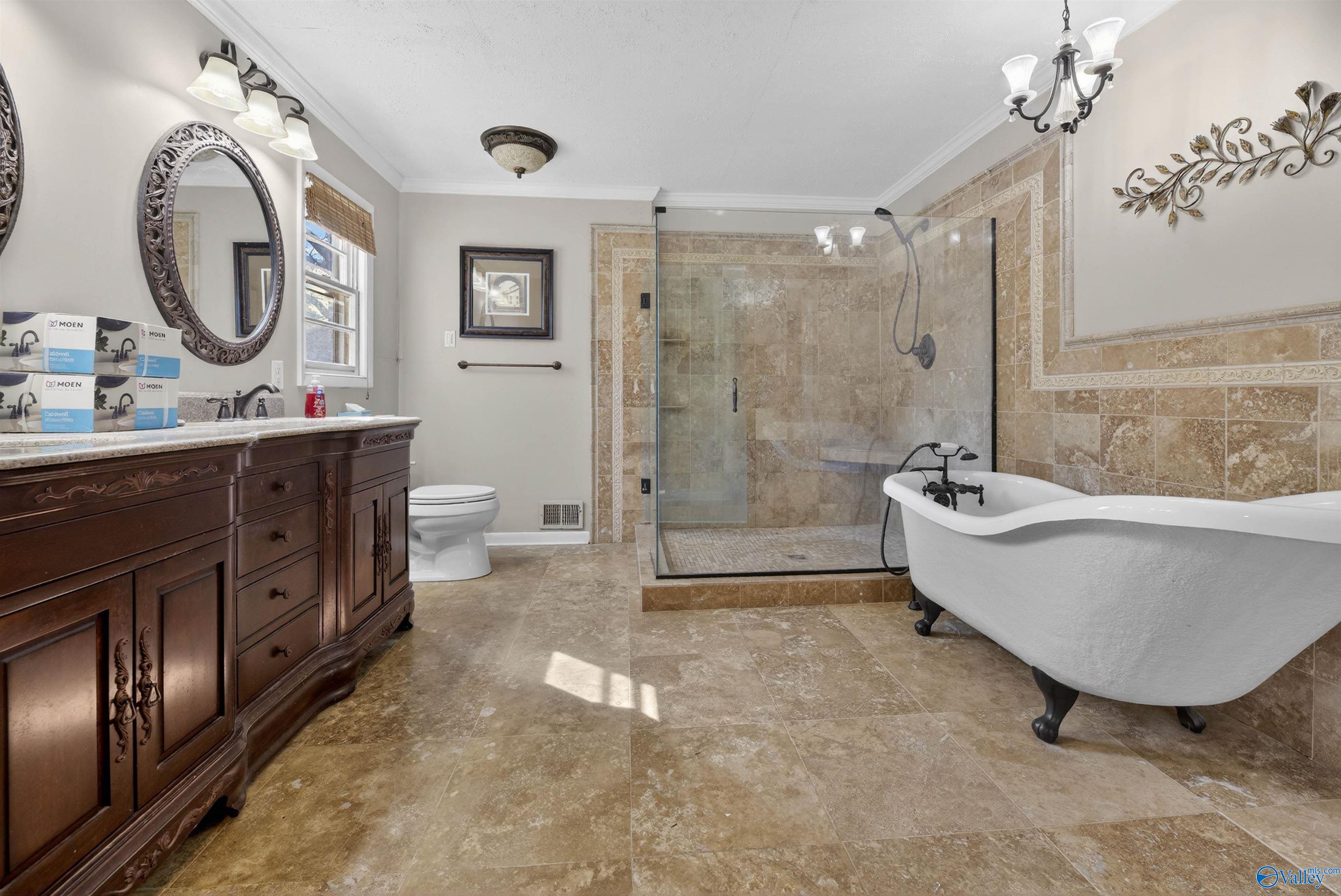 108 S South Hawk Drive