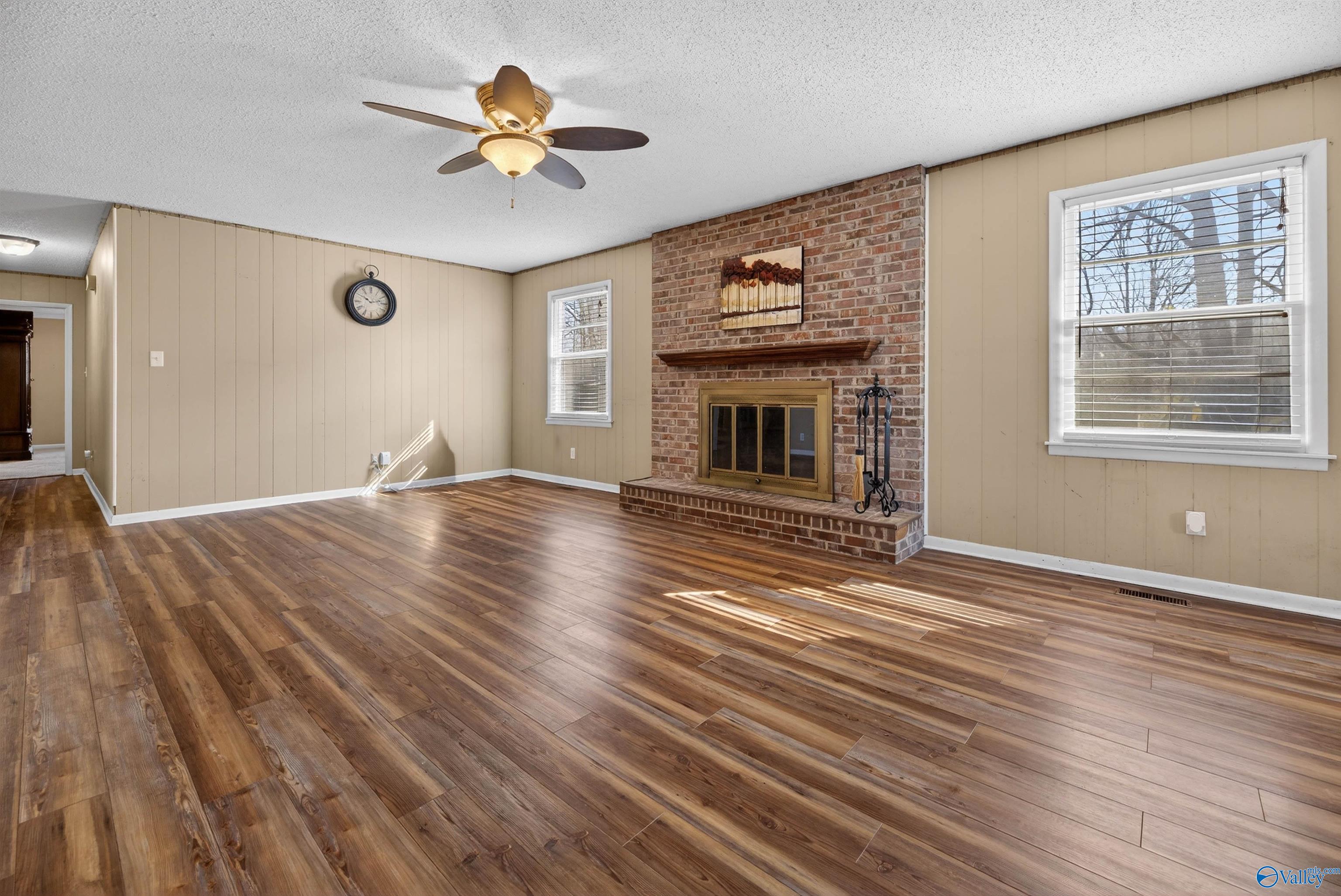 108 S South Hawk Drive