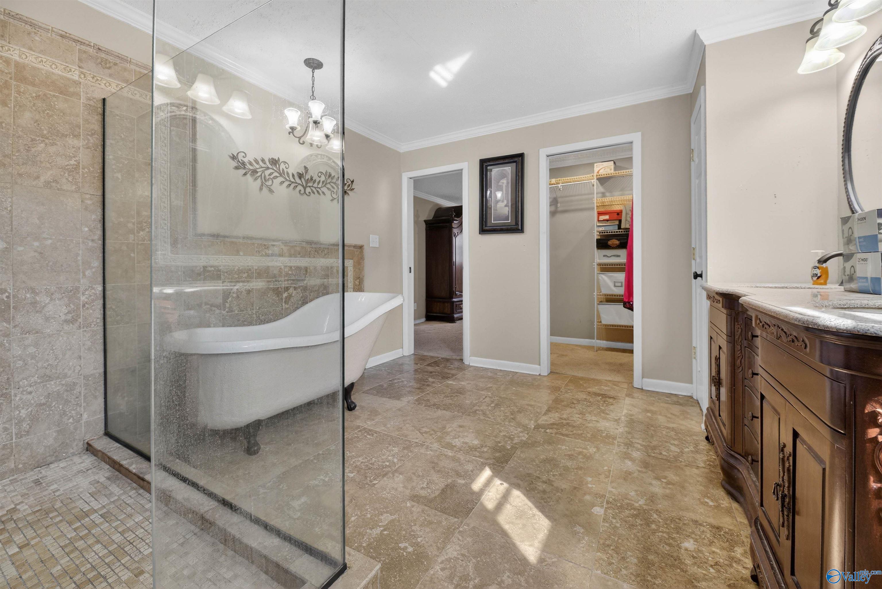 108 S South Hawk Drive