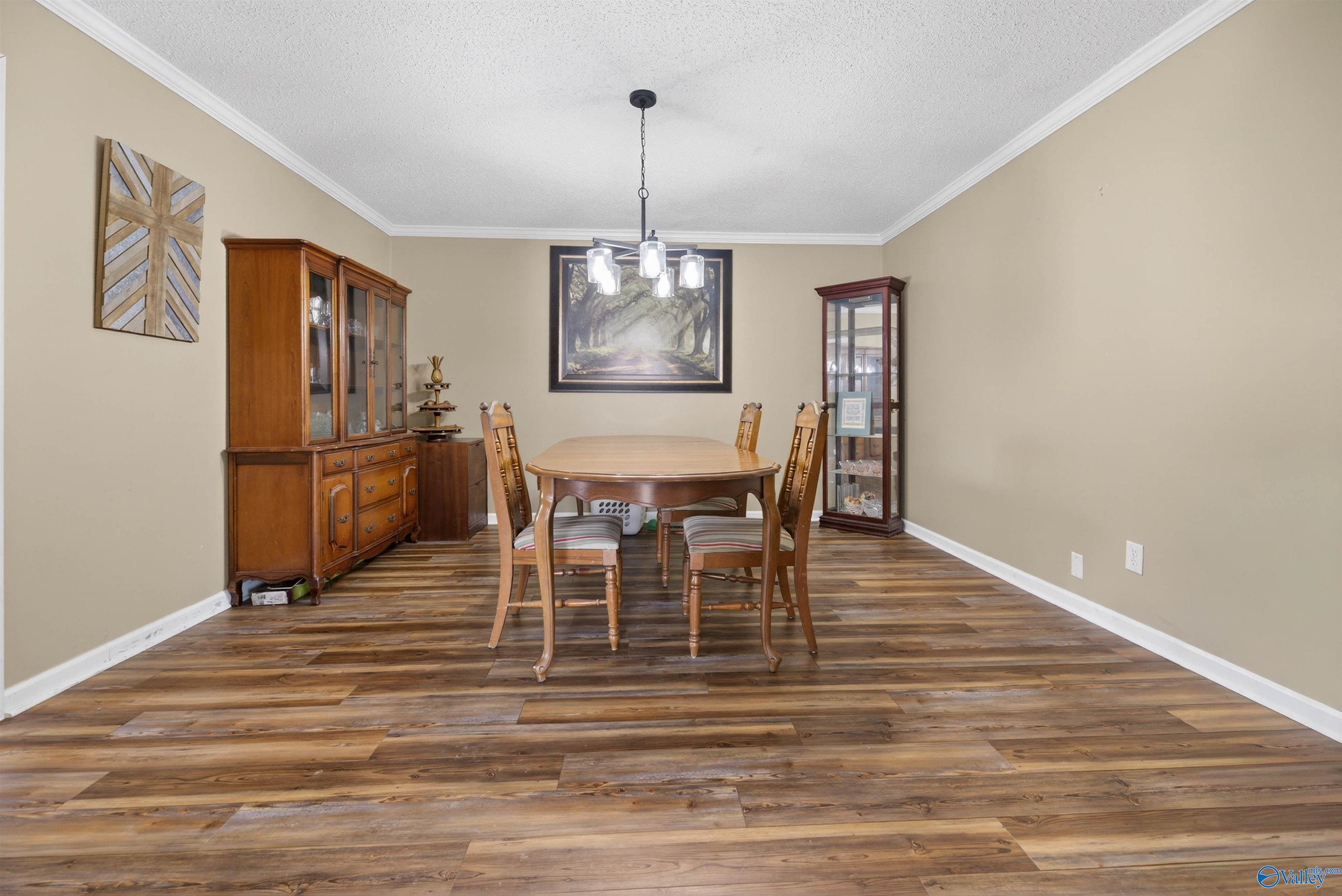 108 S South Hawk Drive