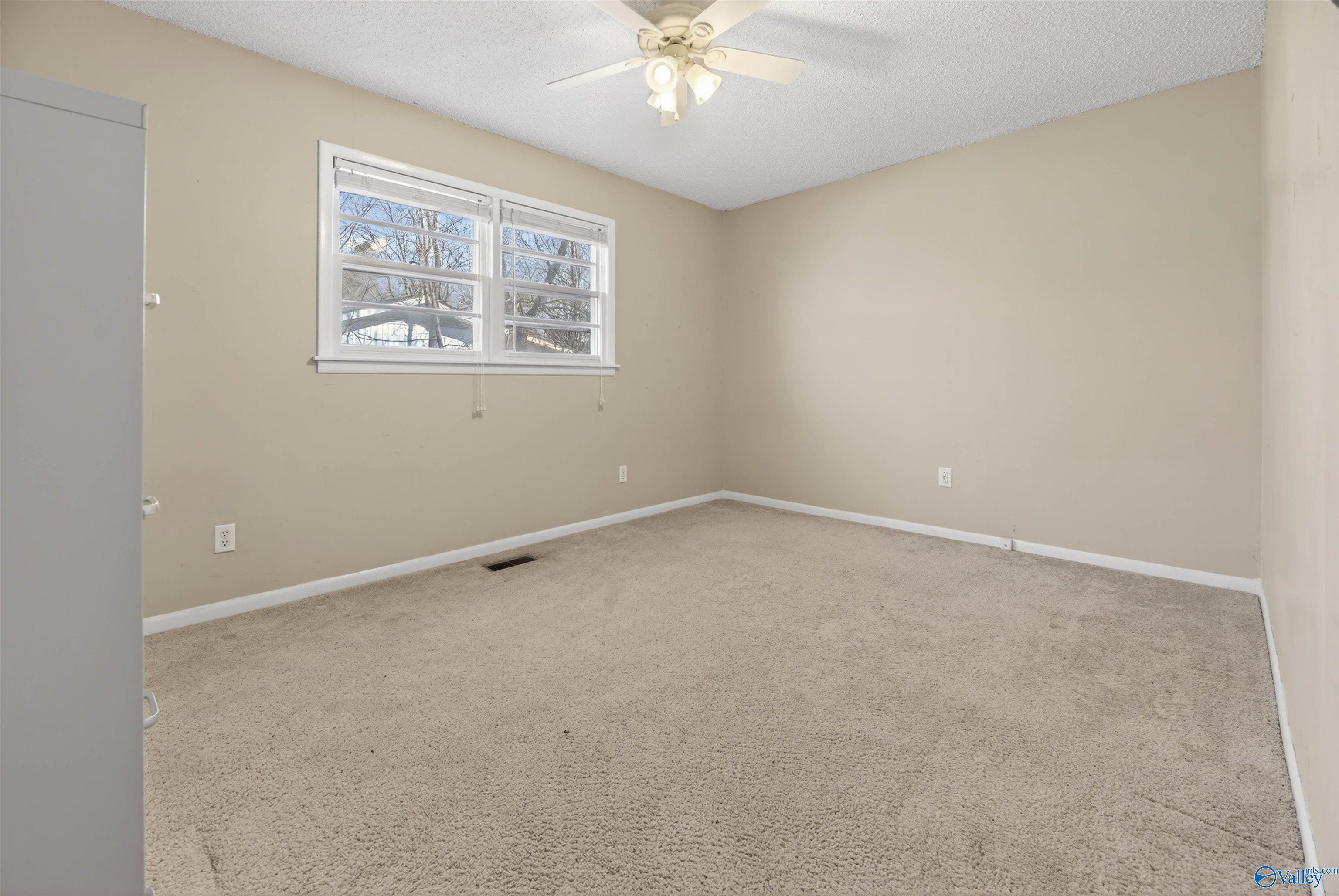 108 S South Hawk Drive