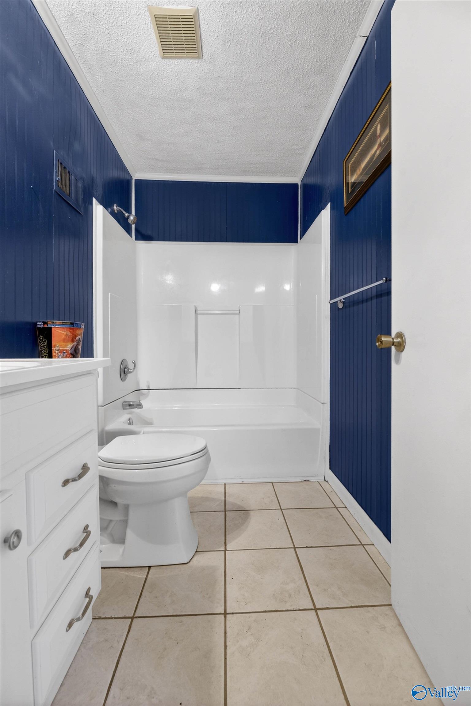 108 S South Hawk Drive