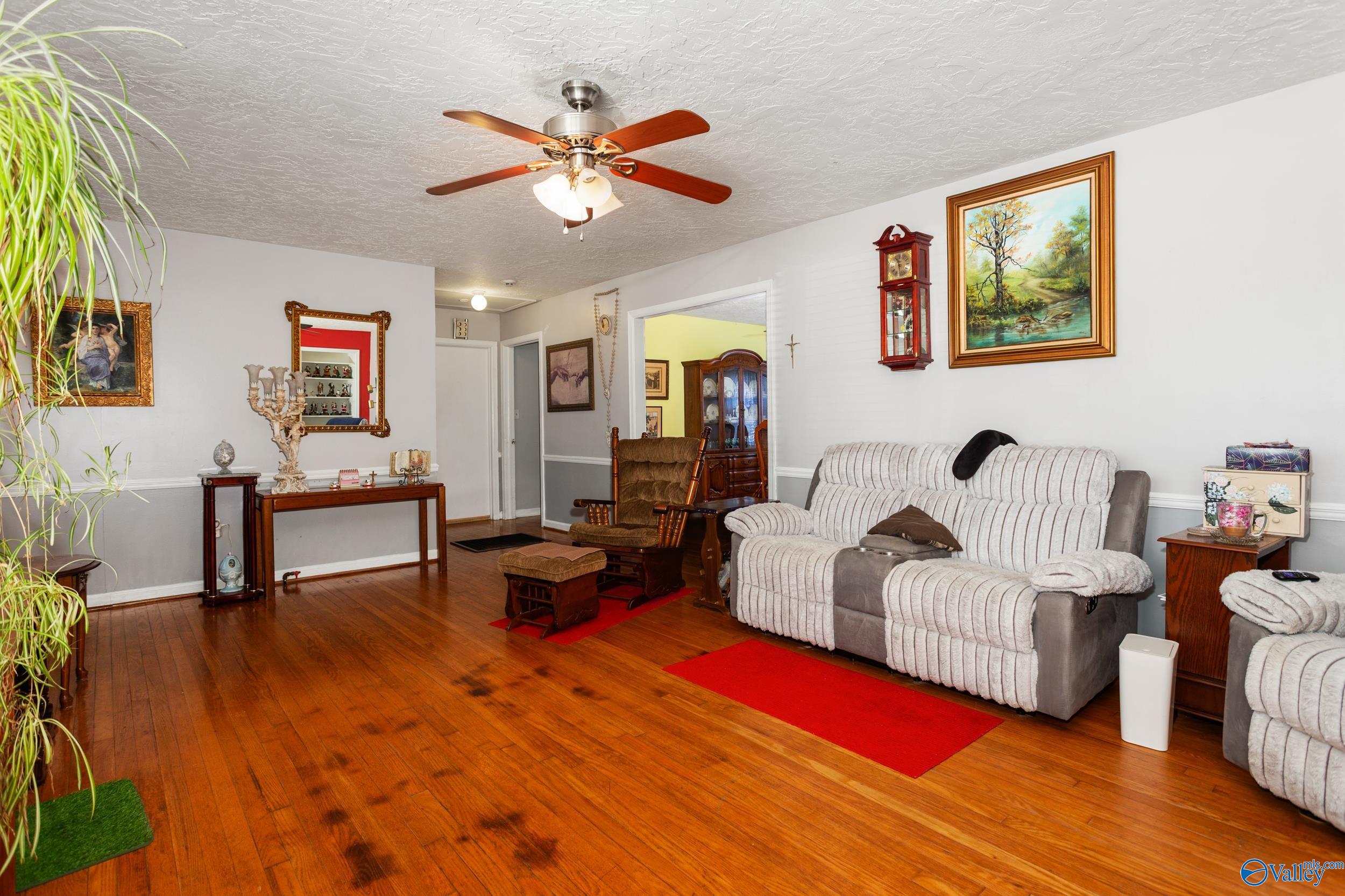 600 Crestview Drive