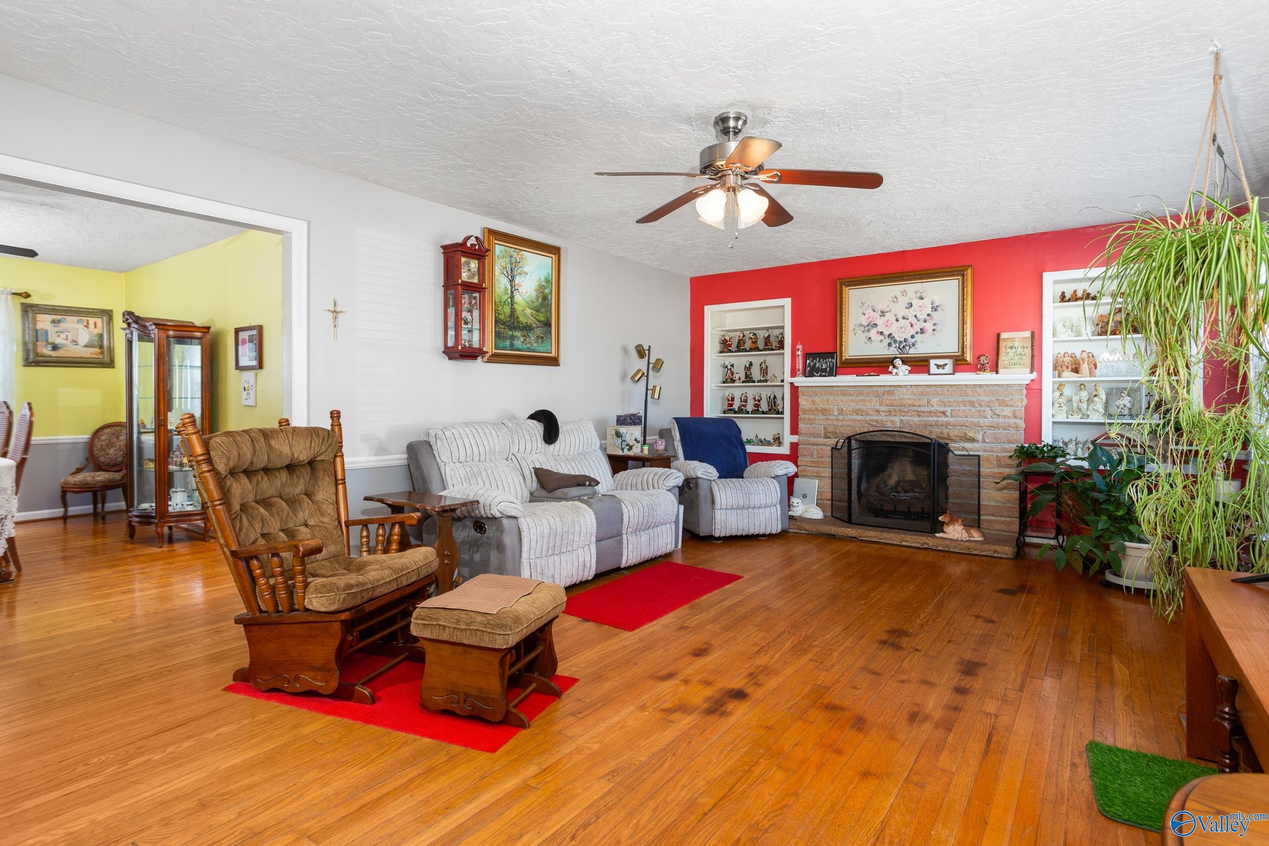 600 Crestview Drive